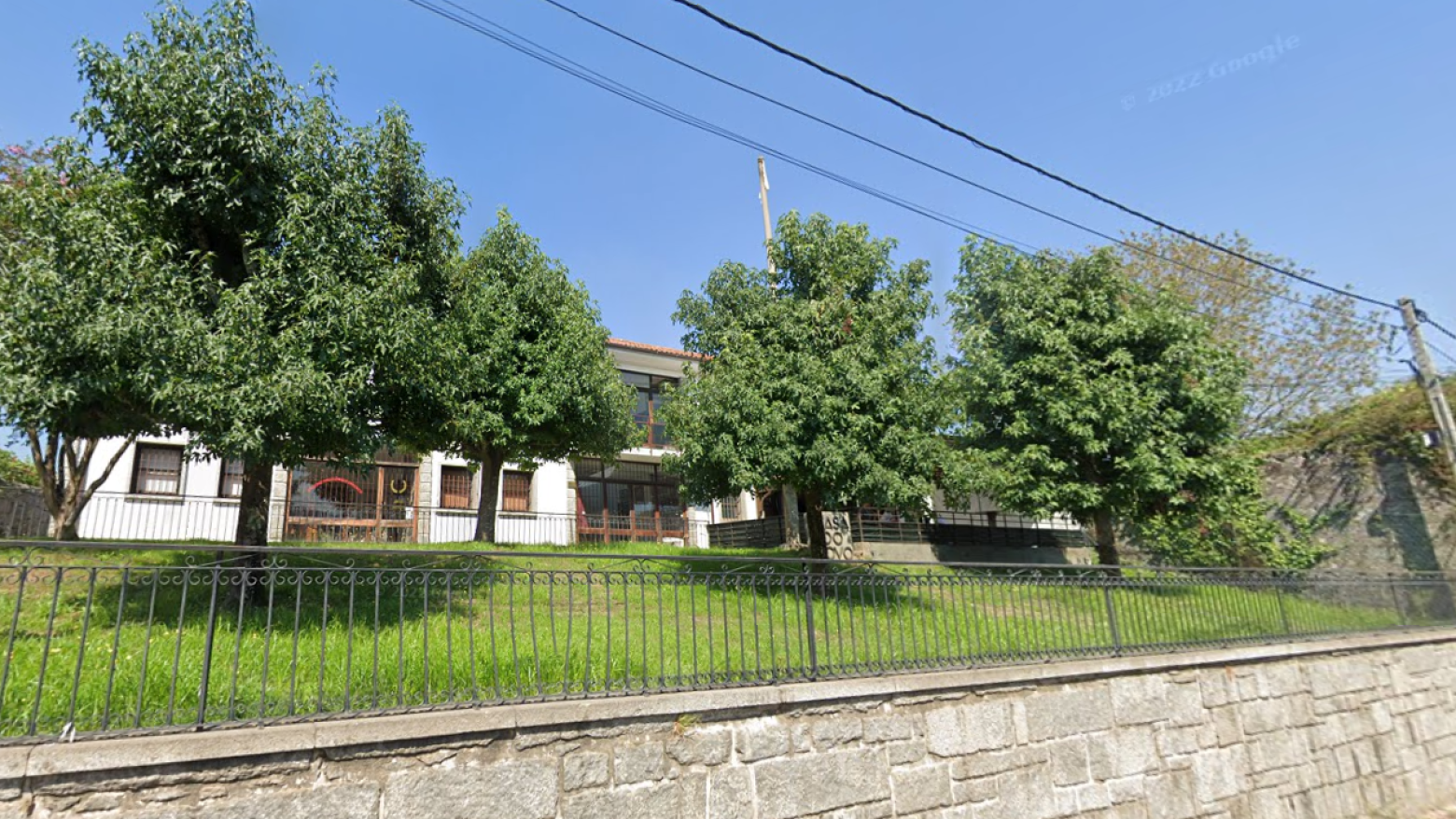 Felgueiras: Casa do Povo de Jugueiros foi assaltada. Cofre levado foi encontrado arrombado numa mata