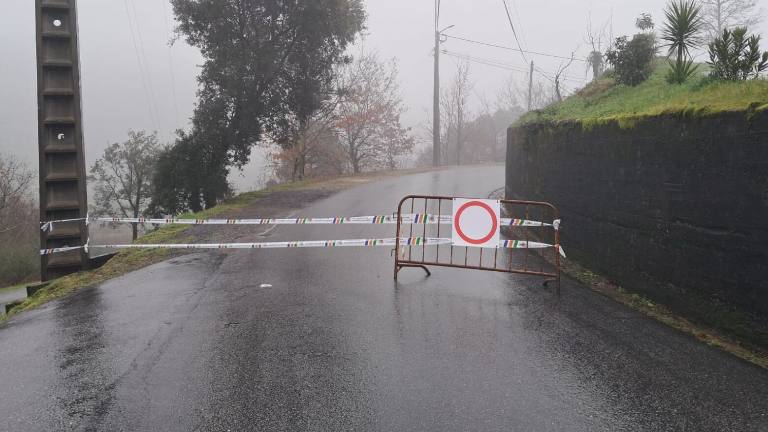 Celorico de Basto: Risco de cedência de muro leva ao corte da Rua de Ribas