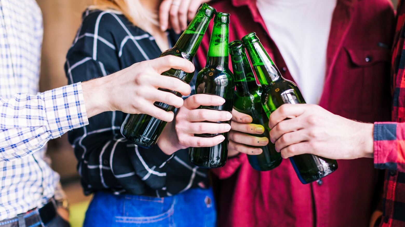 Porto proíbe venda de álcool na via pública entre as 21h00 e as 08h00 a partir de 25 de junho