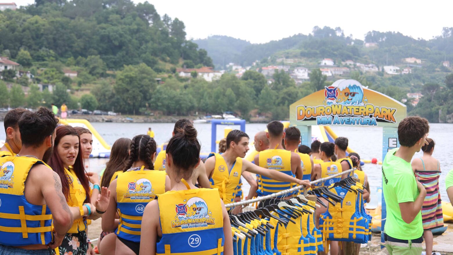 Douro Water Park inaugurado na Praia Fluvial de Bitetos