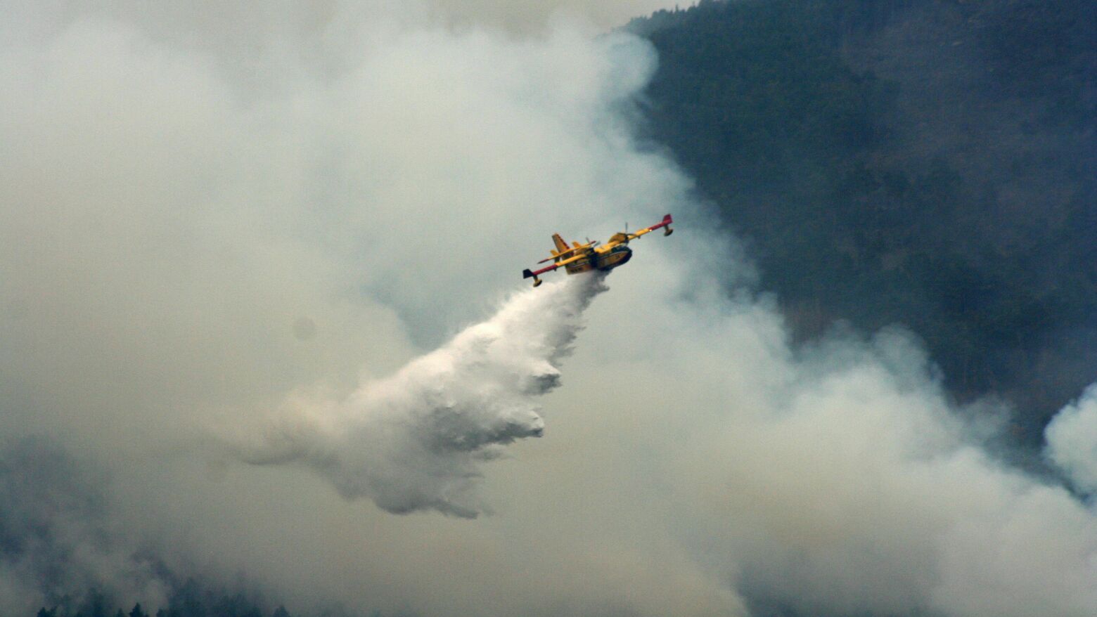 Aviões Canadair cedidos por Marrocos terminam missão em Portugal