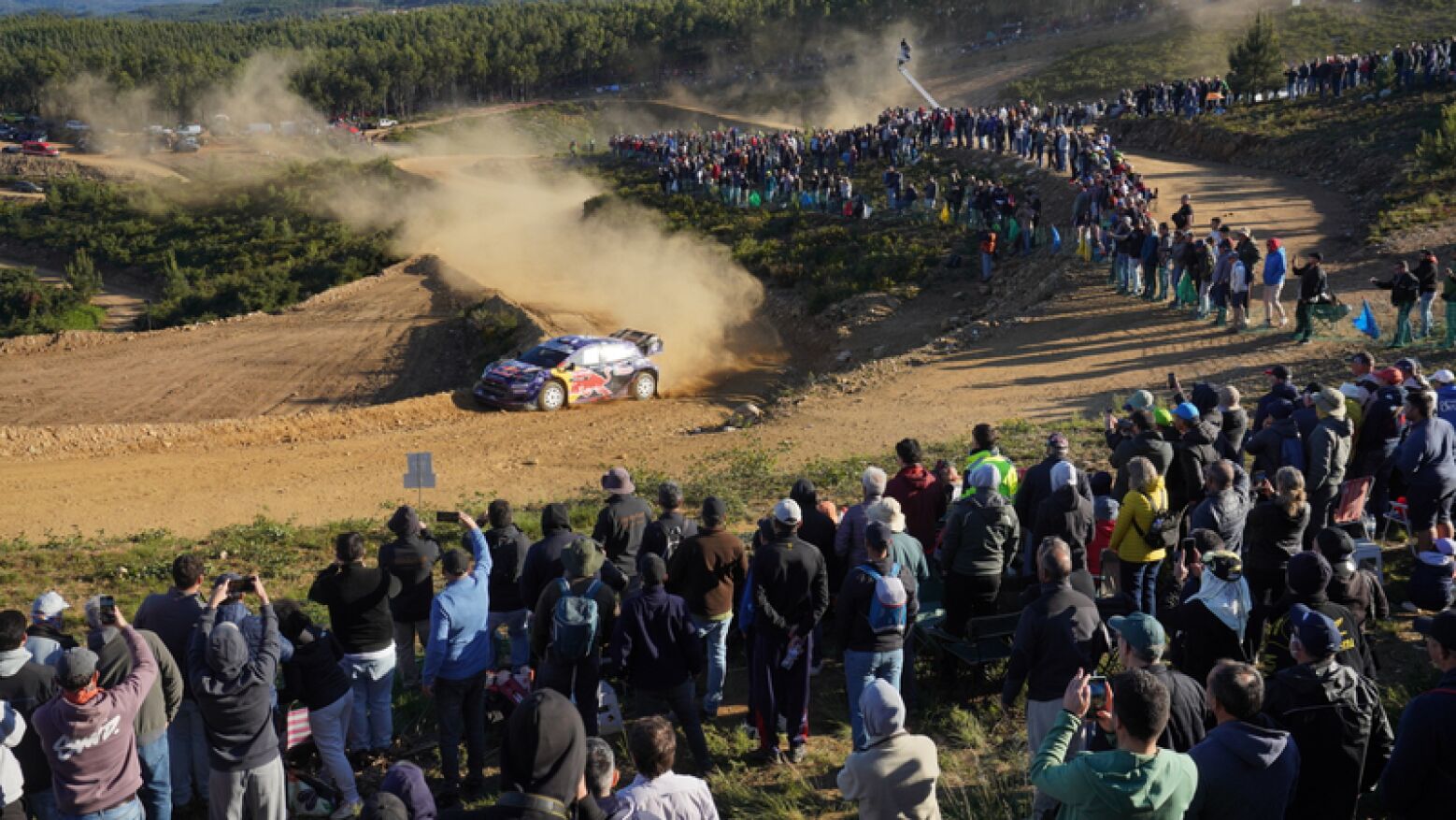 Ogier lidera e está a um passo da sétima vitória no Rally de Portugal
