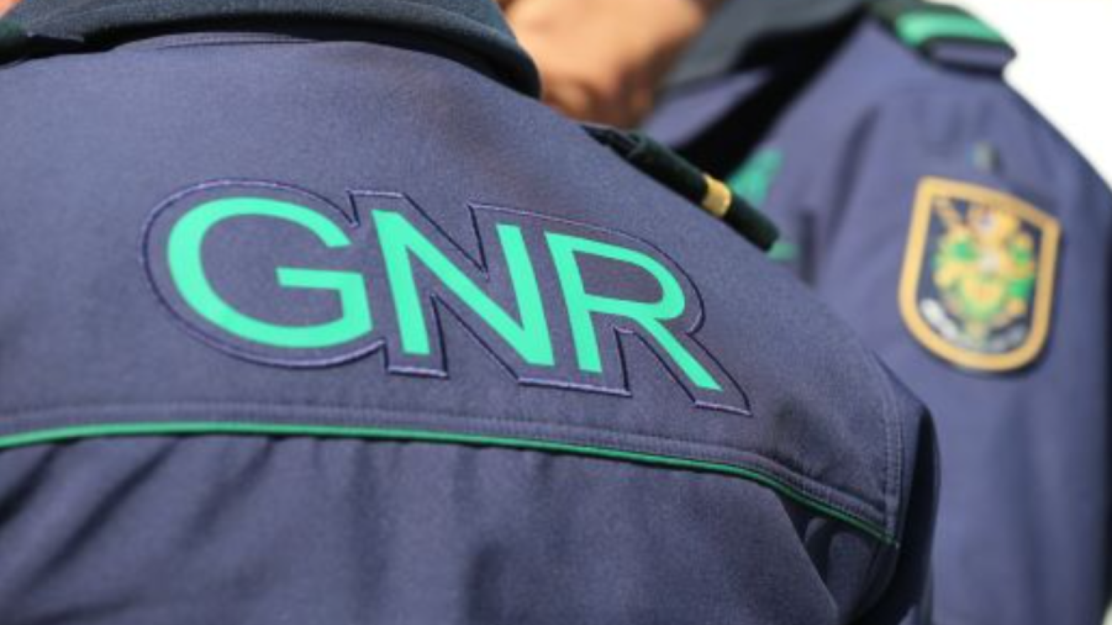 Gondomar: GNR det&eacute;m homem de 38 anos por posse de arma proibida e coa&ccedil;&atilde;o agravada