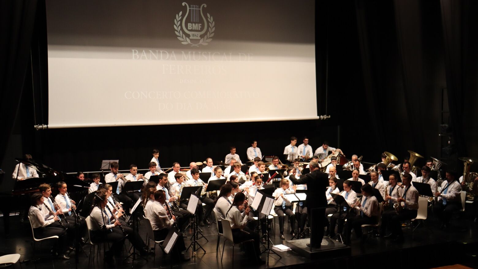 Audit&oacute;rio Municipal de Cinf&atilde;es recebe concerto da Banda Musical de Ferreiros