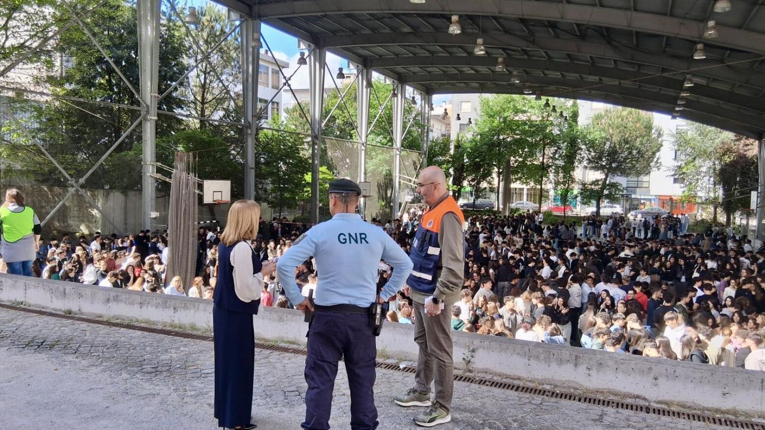 Pa&ccedil;os de Ferreira: Escola Secund&aacute;ria testa seguran&ccedil;a com evacua&ccedil;&atilde;o de 1500 pessoas