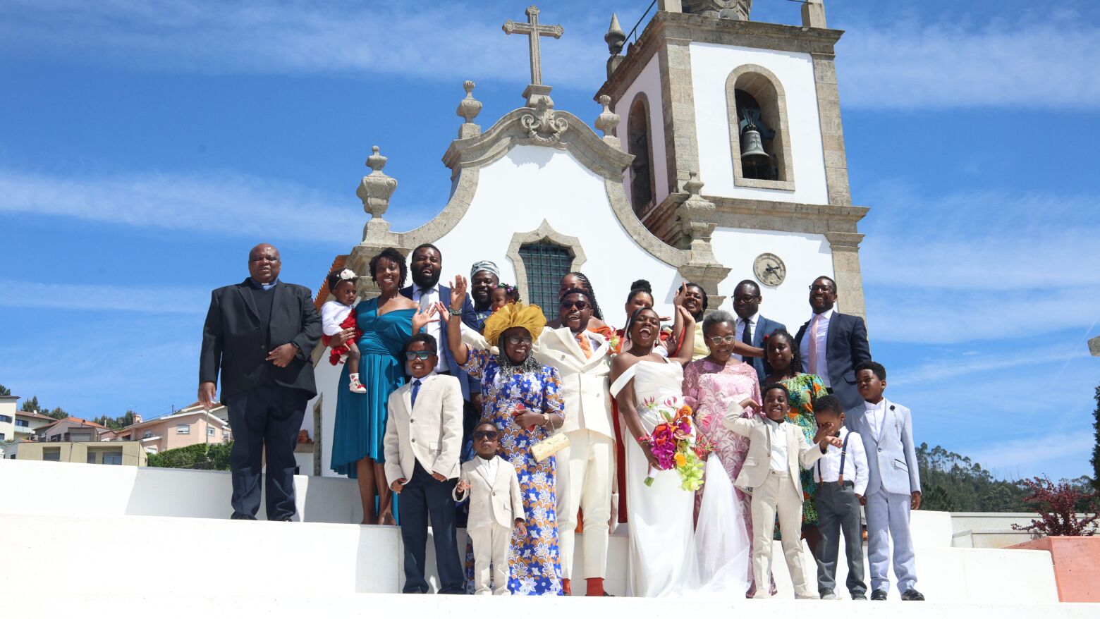 Marco de Canaveses acolhe casamento de sonho: Casal de Londres escolhe a igreja de Penha Longa para dizer o "Sim" no Douro
