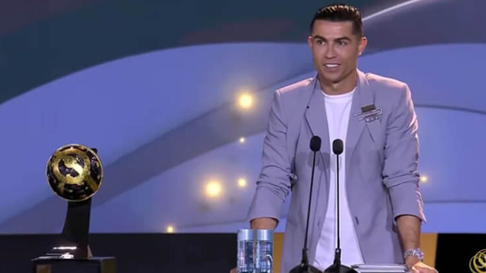 Ronaldo vence prémio nos Globe Soccer Awards e deixa bicada à Bola de Ouro