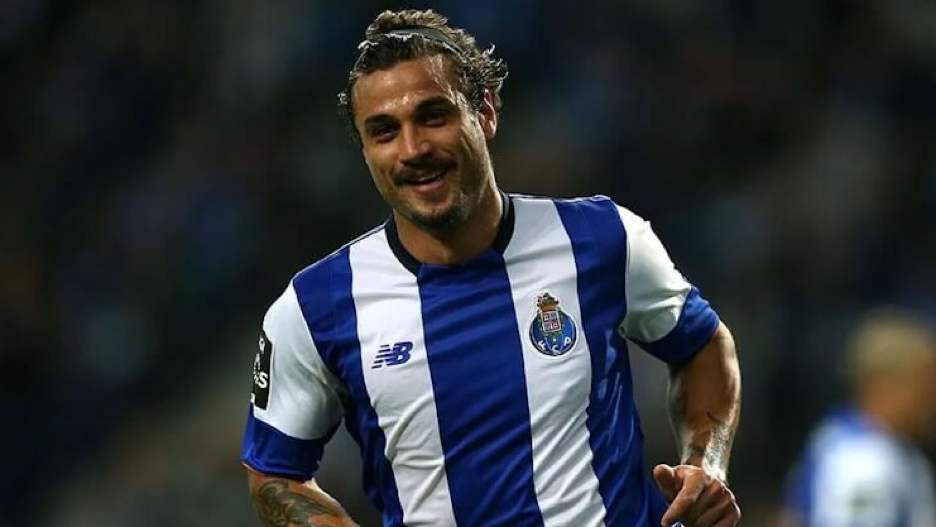 Ex-FC Porto acusado de agredir e morder orelha do próprio filho