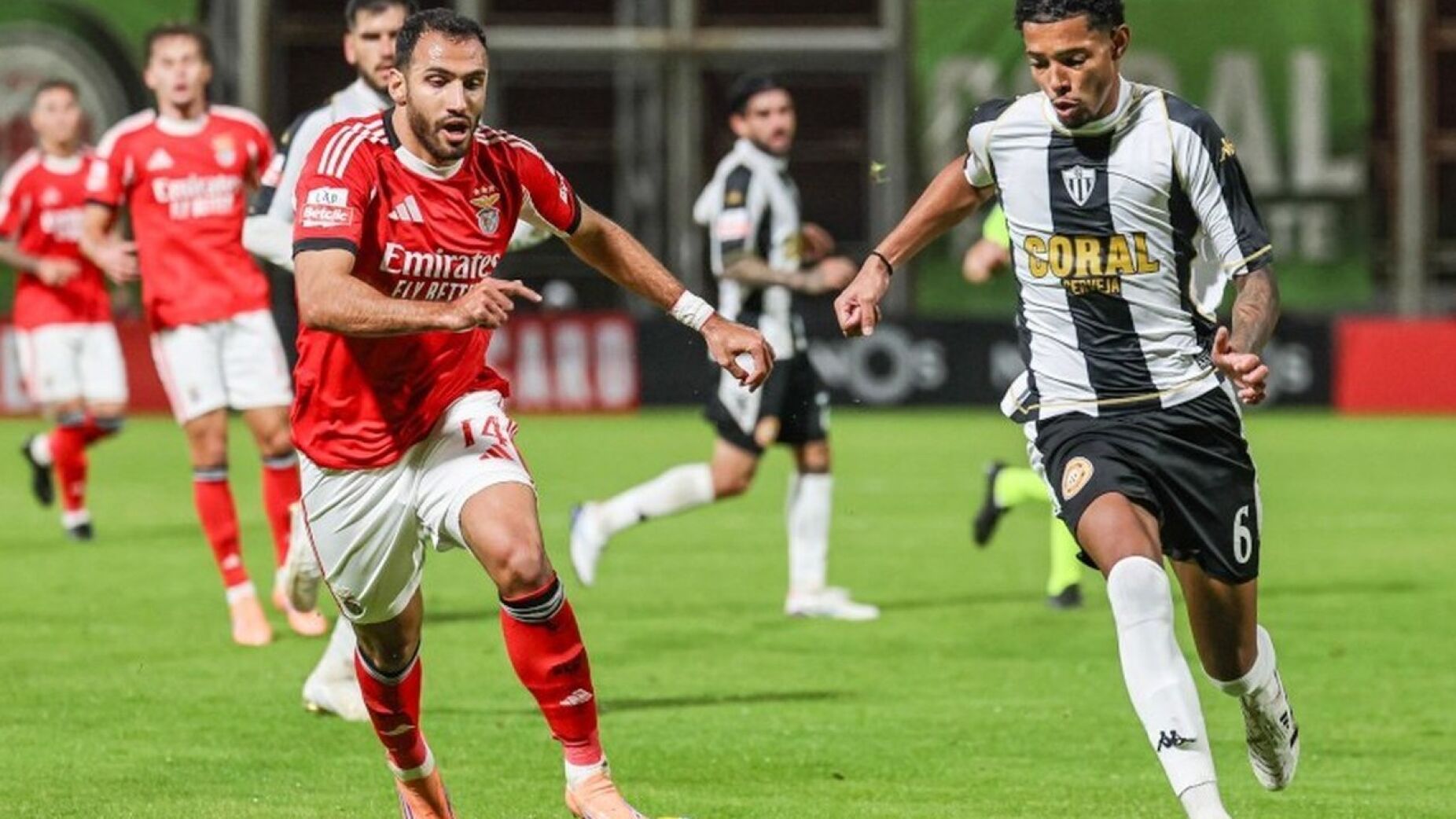 Benfica-Nacional hoje &agrave;s 18h00 &mdash; Mourinho precisa de ganhar "por todas as raz&otilde;es" e j&aacute; avisou: o Nacional vem "jogar para o ponto"