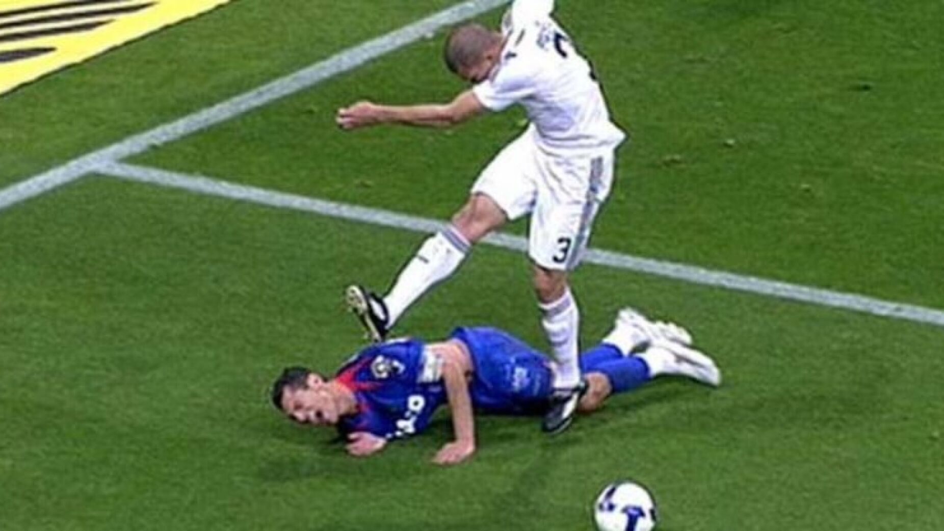 Casquero recorda agressão bárbara de Pepe: "Vergonha"