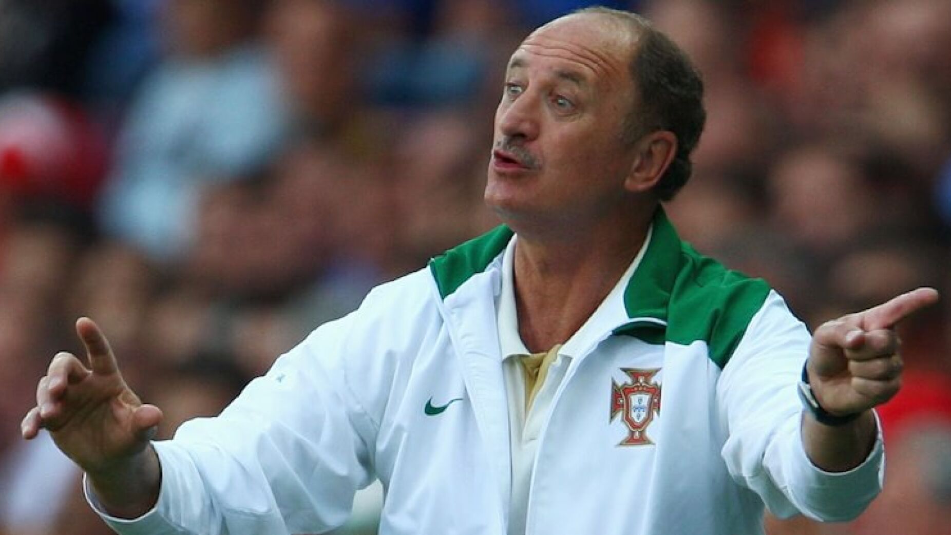 Scolari não esquece Portugal: "Ainda canto o hino"