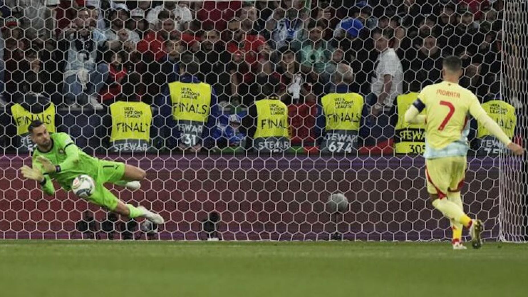Jogador da Espanha ameaçado após penálti falhado contra Portugal