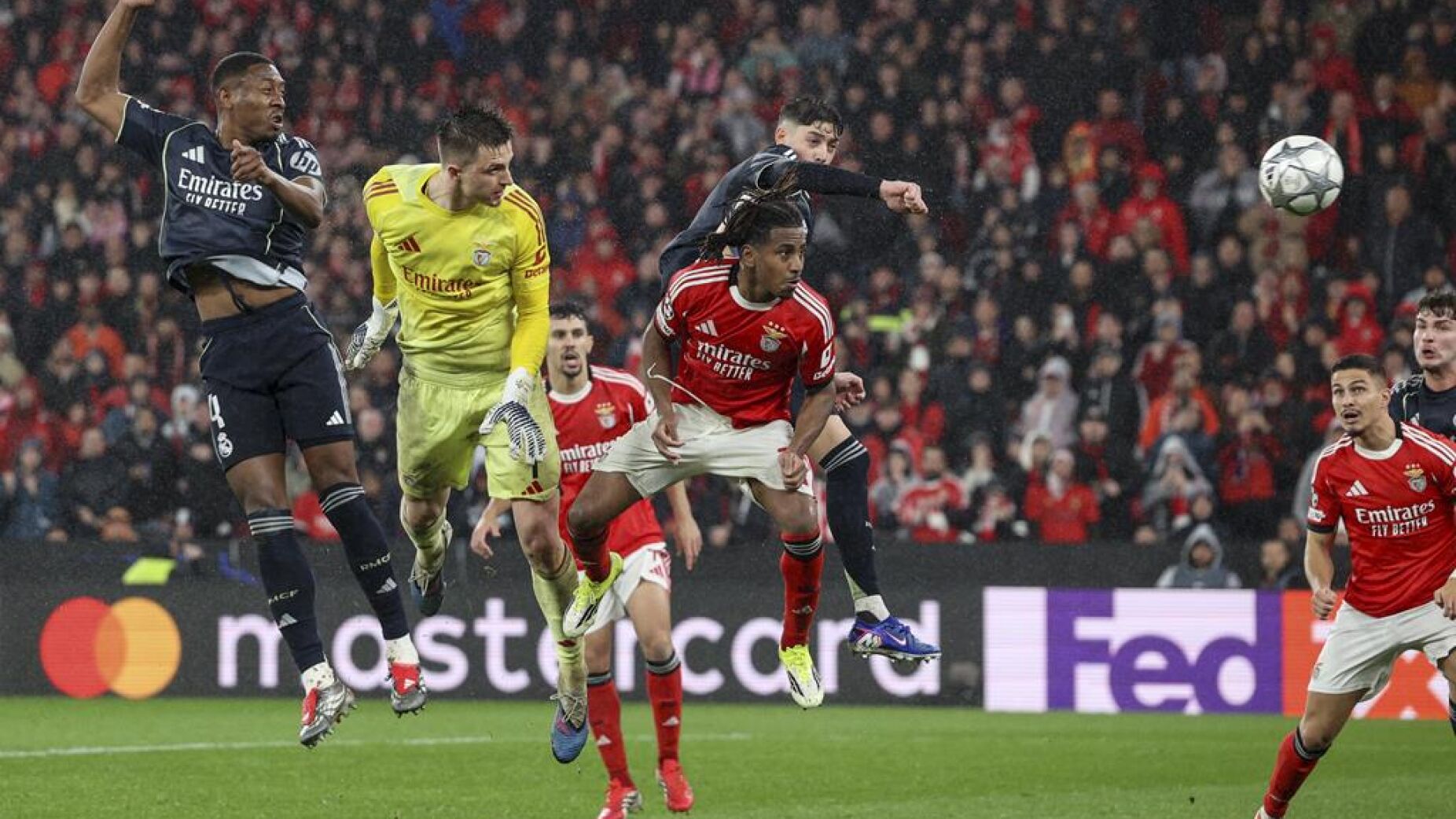 Quatro Dores de Cabe&ccedil;a e Uma Luz de Esperan&ccedil;a: O Que Est&aacute; em Jogo Antes do Benfica-Real Madrid
