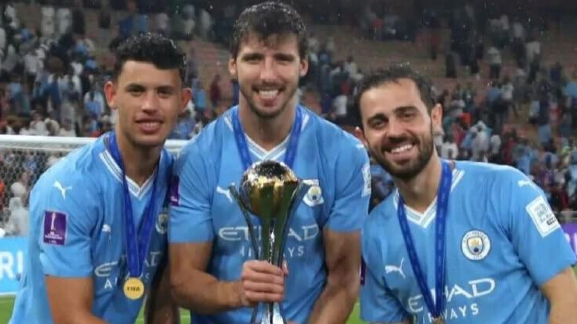 Presidente do Man. City assume erro: «Custou-nos a época»