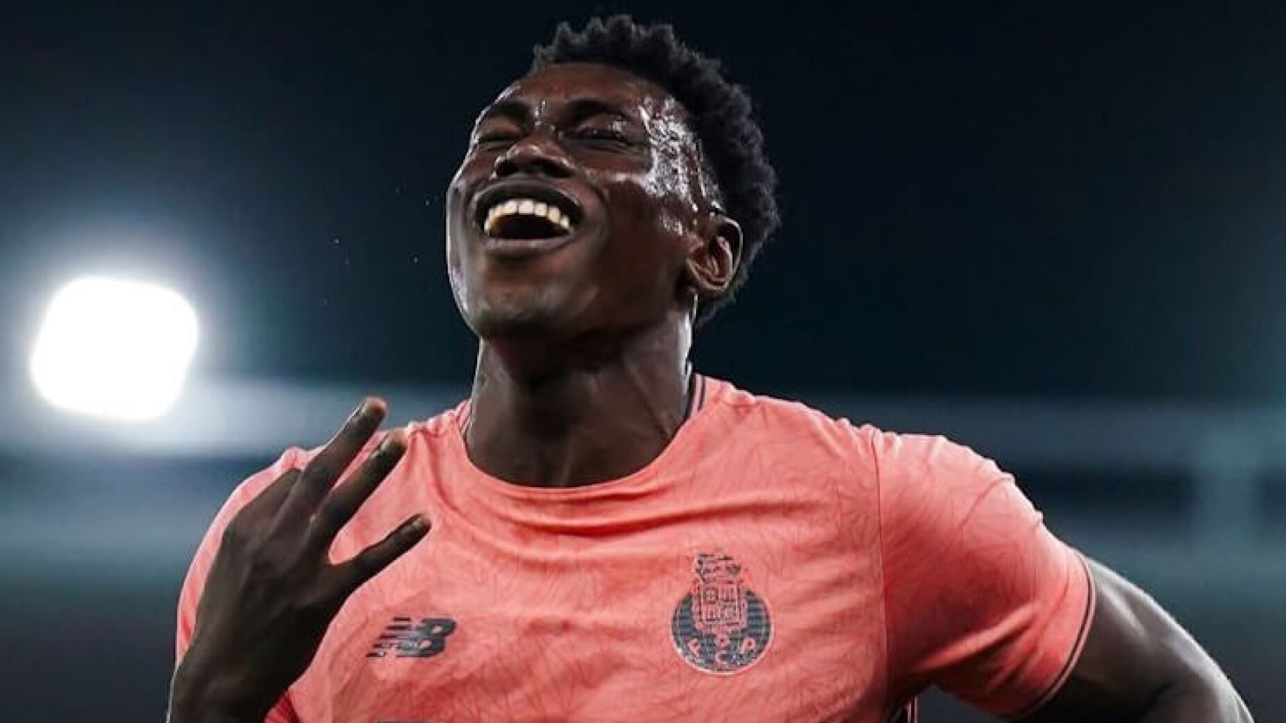 Entre fantasmas e reden&ccedil;&atilde;o: Samu regressa a Barcelos &agrave; procura do golo que lhe falta