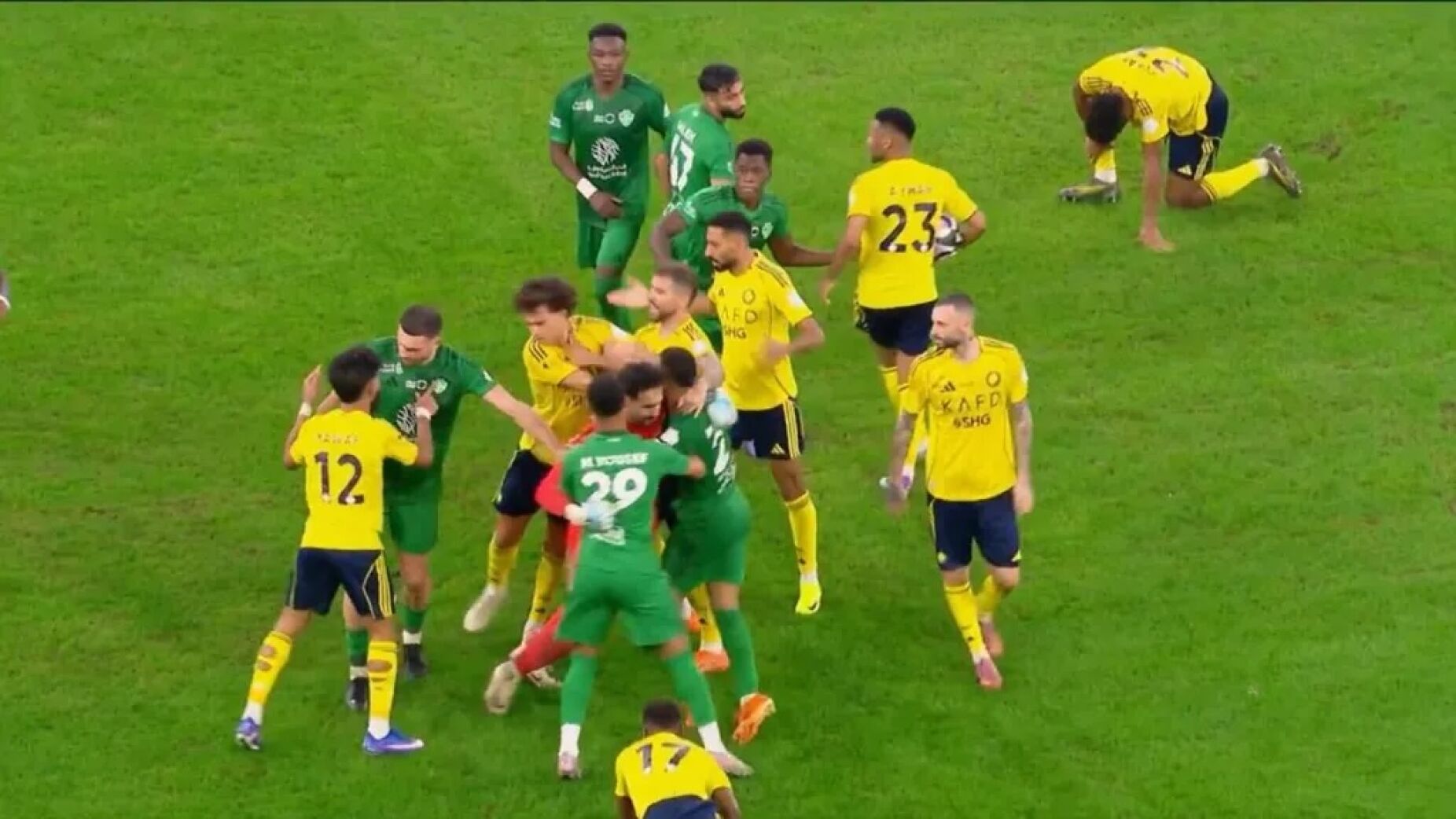 Jo&atilde;o F&eacute;lix agredido e confus&atilde;o generalizada marcam derrota do Al Nassr na Ar&aacute;bia Saudita