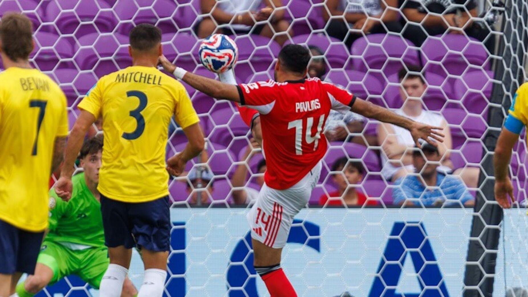 Já há hora para o reinício do Benfica-Auckland - ÚLTIMA HORA