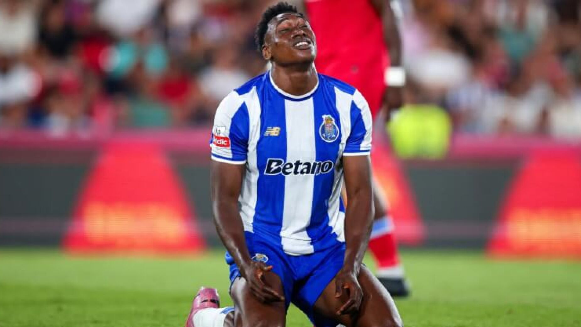 Duro golpe para o FC Porto: Eis o tempo de paragem para Samu