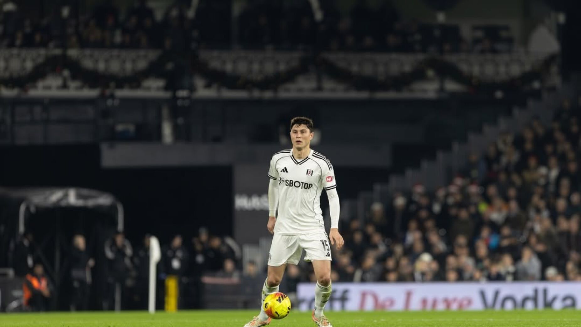Benfica quer dois centrais e um vem do Fulham