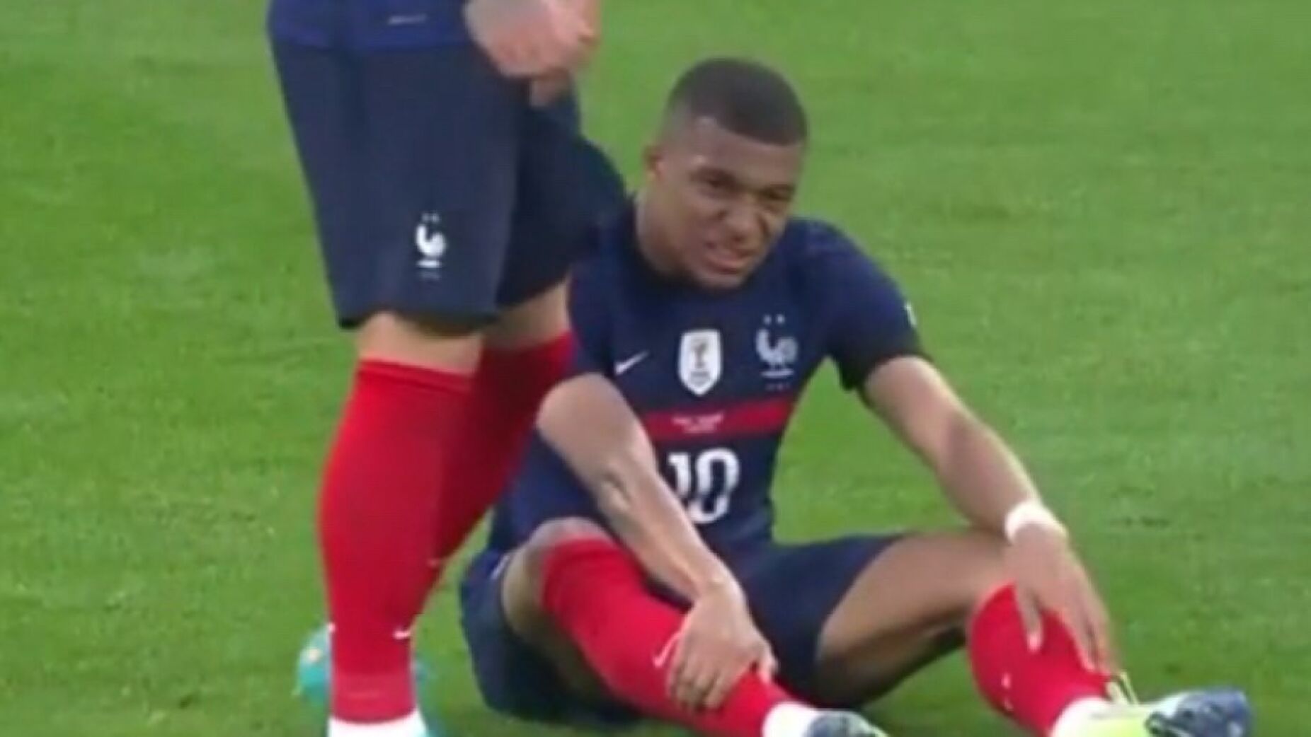 Avan&ccedil;ado franc&ecirc;s ignorou conselho m&eacute;dico, agravou problema e deixa Real Madrid em sobressalto antes da visita &agrave; Luz