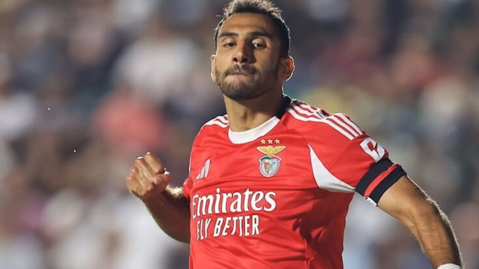 Pavlidis desatou o nó e Benfica sai da Reboleira com a vitória