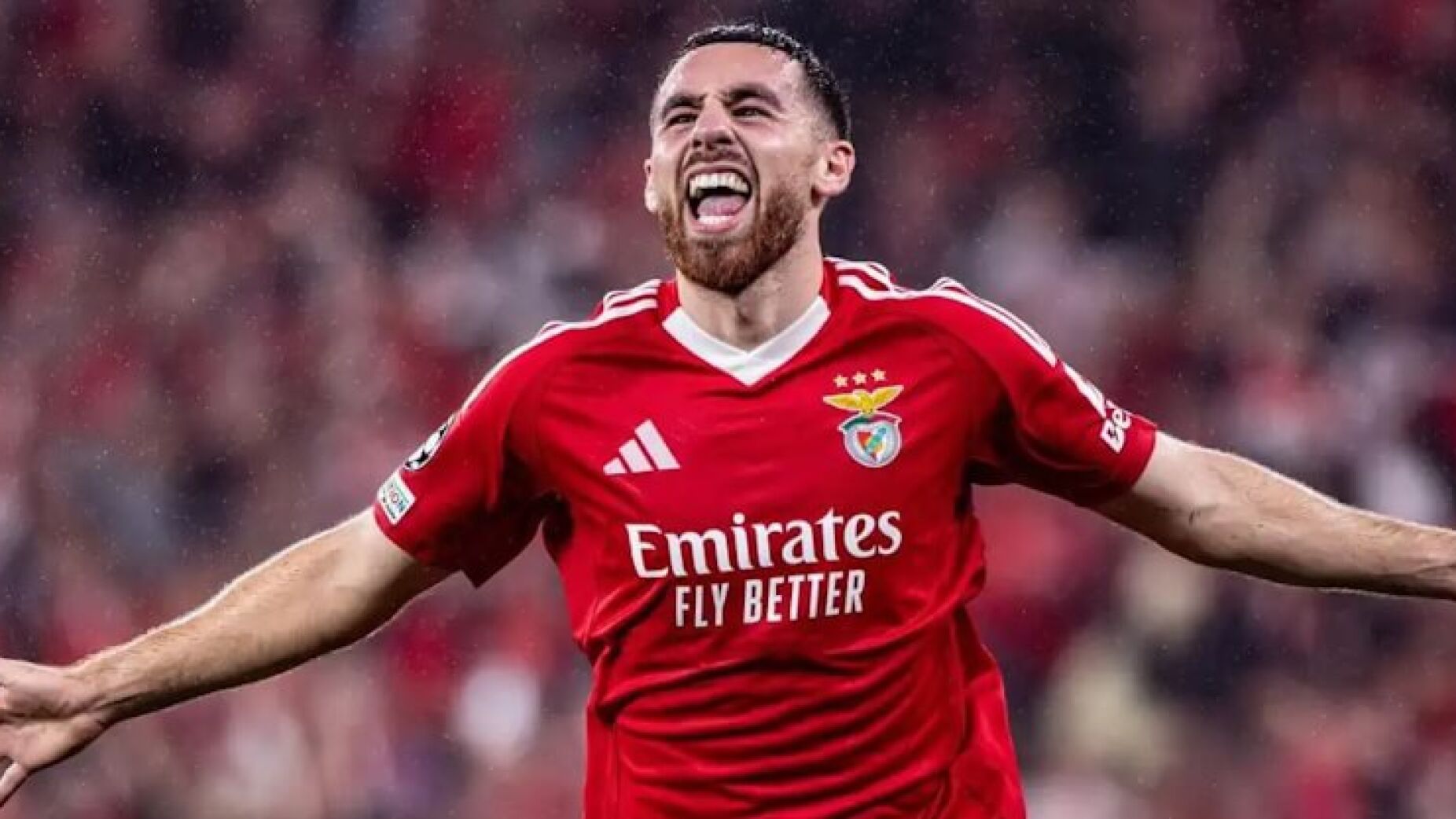 Kökçü justifica milhões e entra na história do Benfica antes do dérbi
