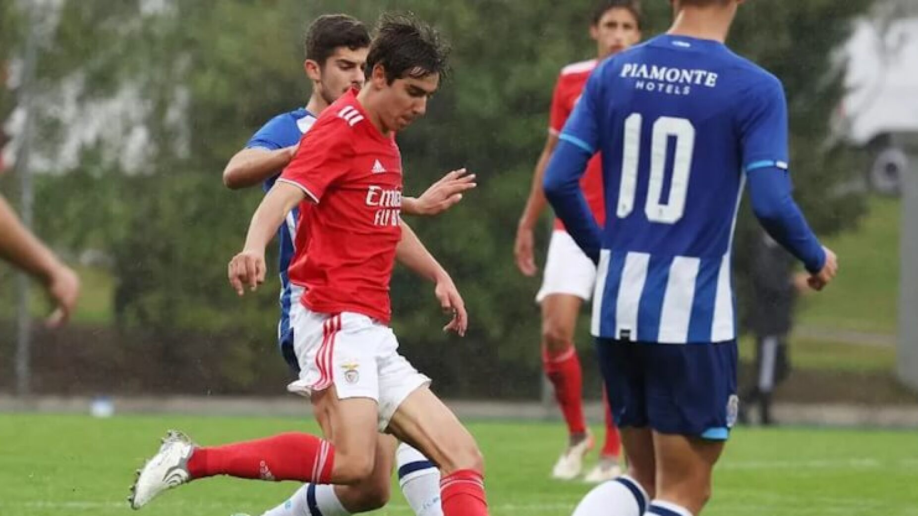 Juniores: Benfica vence clássico e iguala FC Porto na liderança