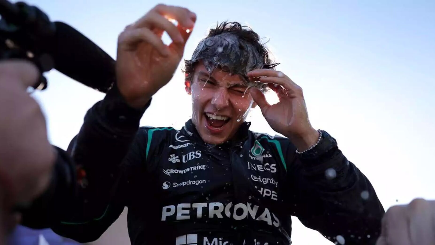 Antonelli surpreende a F&oacute;rmula 1: o jovem escolhido para suceder a Hamilton j&aacute; est&aacute; a vencer