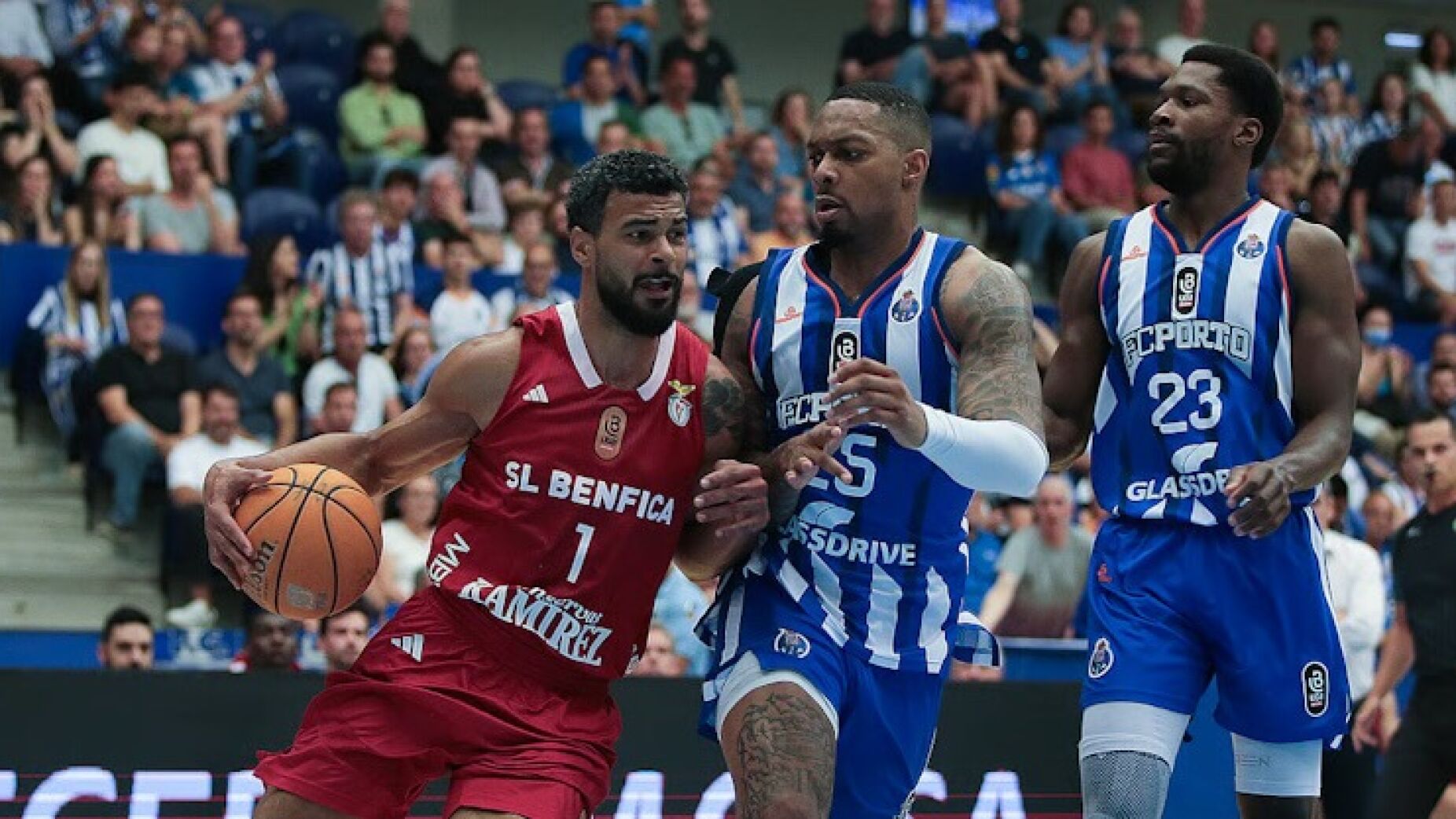 Benfica arrasa FC Porto e sagra-se tetracampeão de basquetebol