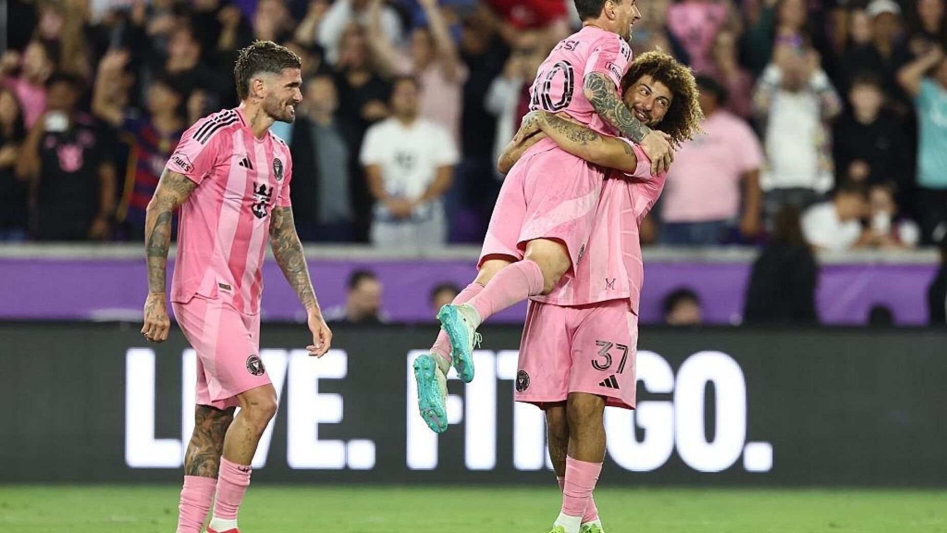 De 0-2 a 4-2: g&eacute;nio argentino vira d&eacute;rbi e faz hist&oacute;ria na Florida