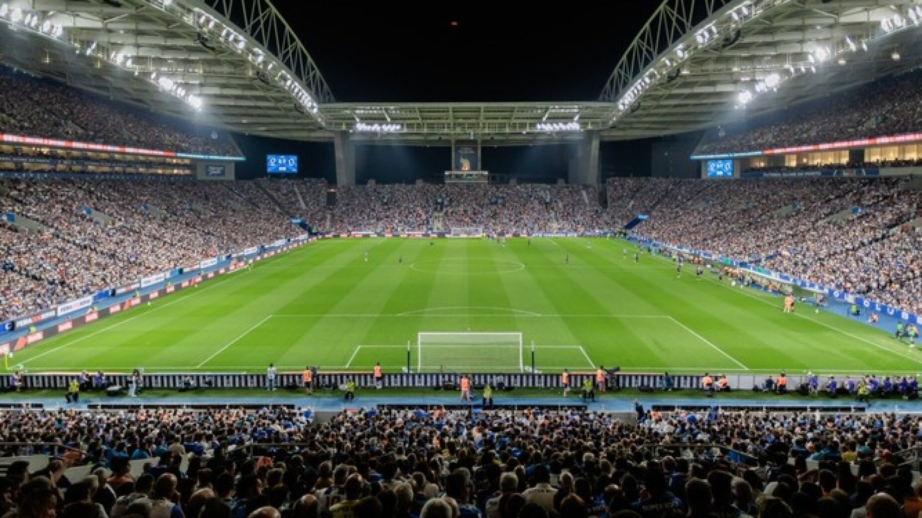 FC Porto&ndash;Alverca: bilhetes a mais de mil euros e trof&eacute;u reservado para a &uacute;ltima jornada