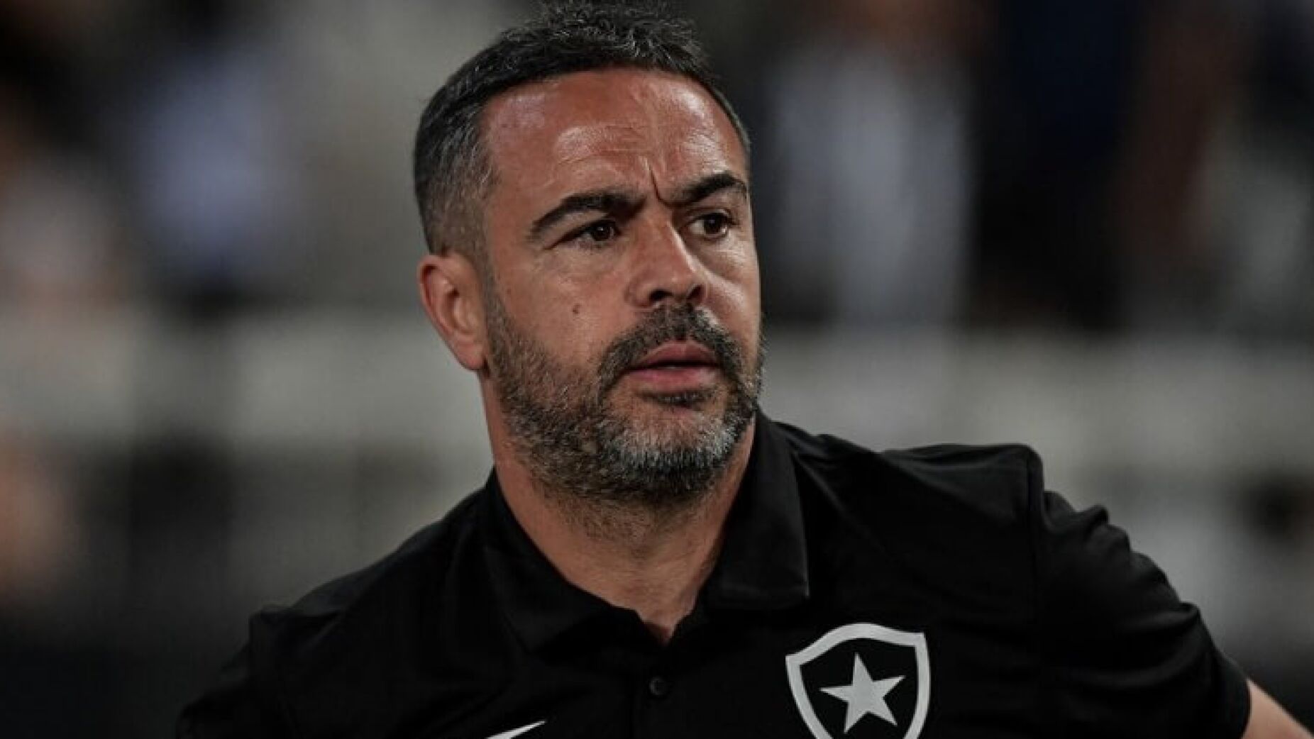 Artur Jorge alvo de insultos xenófobos após o Botafogo-Bragantino