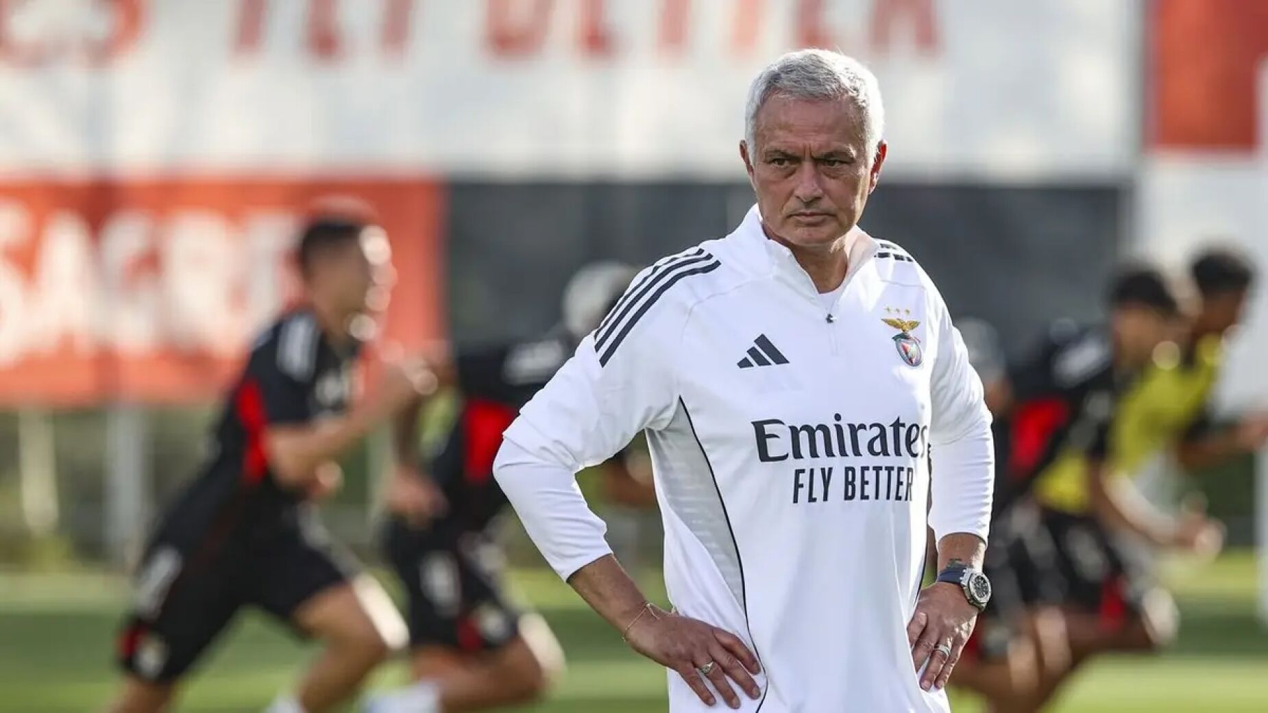 Jos&eacute; Mourinho n&atilde;o d&aacute; folga ao plantel do Benfica
