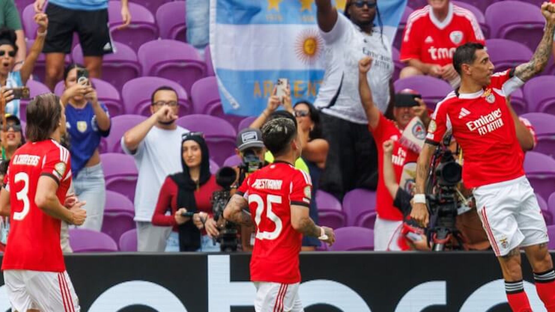 Benfica aplica goleada de chapa 6 ao Auckland City (VÍDEO)