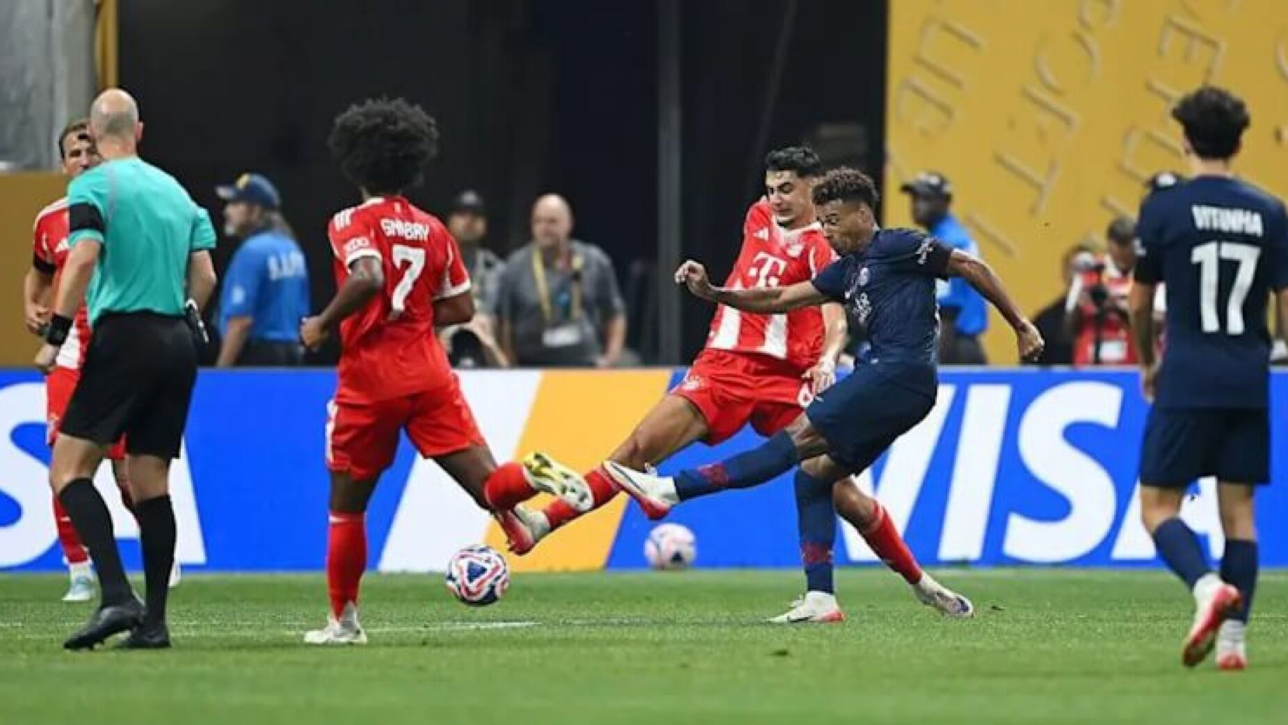 PSG afasta Bayern do Mundial do Clubes a jogar com 9 (Vídeo)
