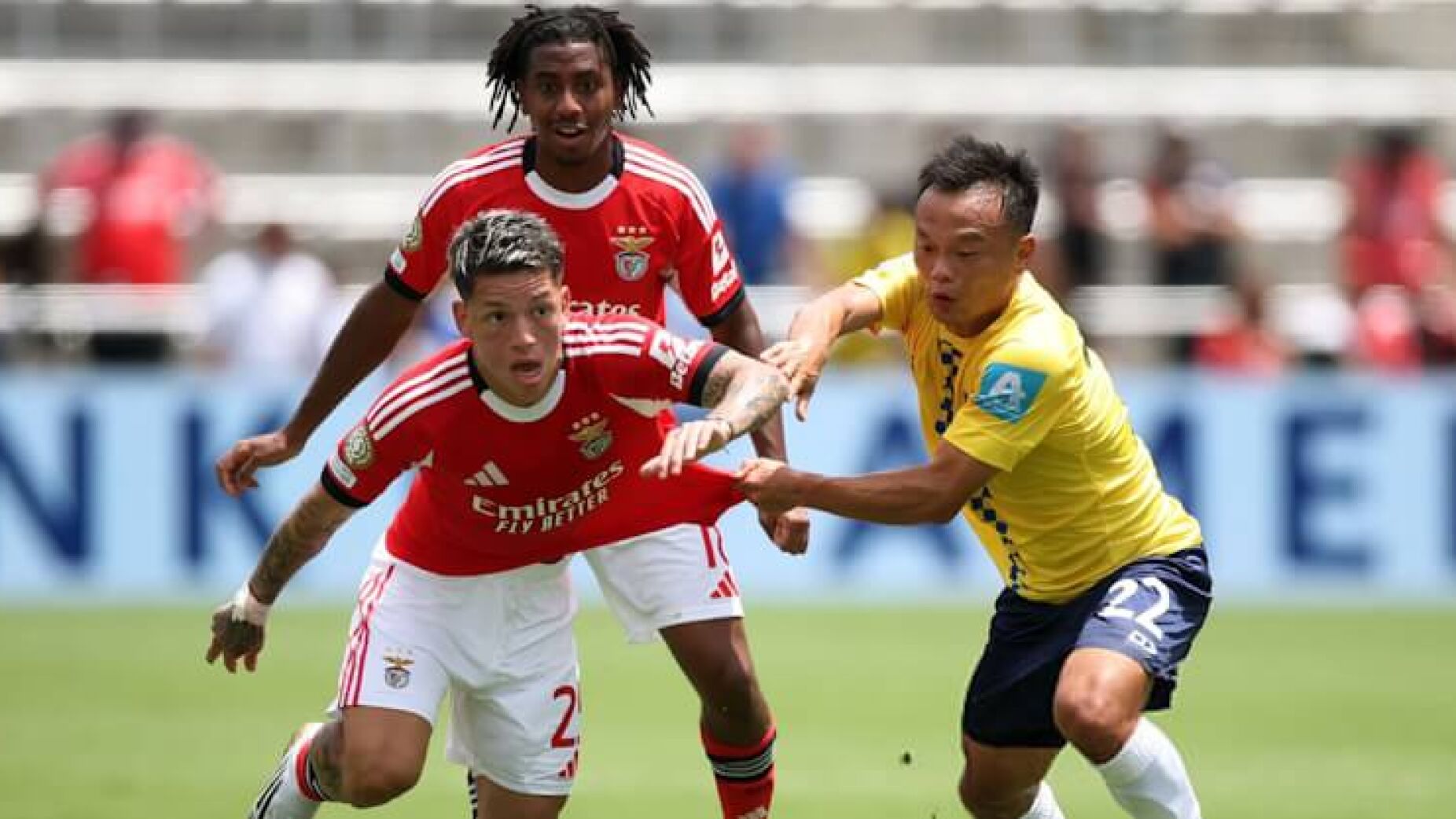 Jogo entre Benfica e Auckland City suspenso - ÚLTIMA HORA
