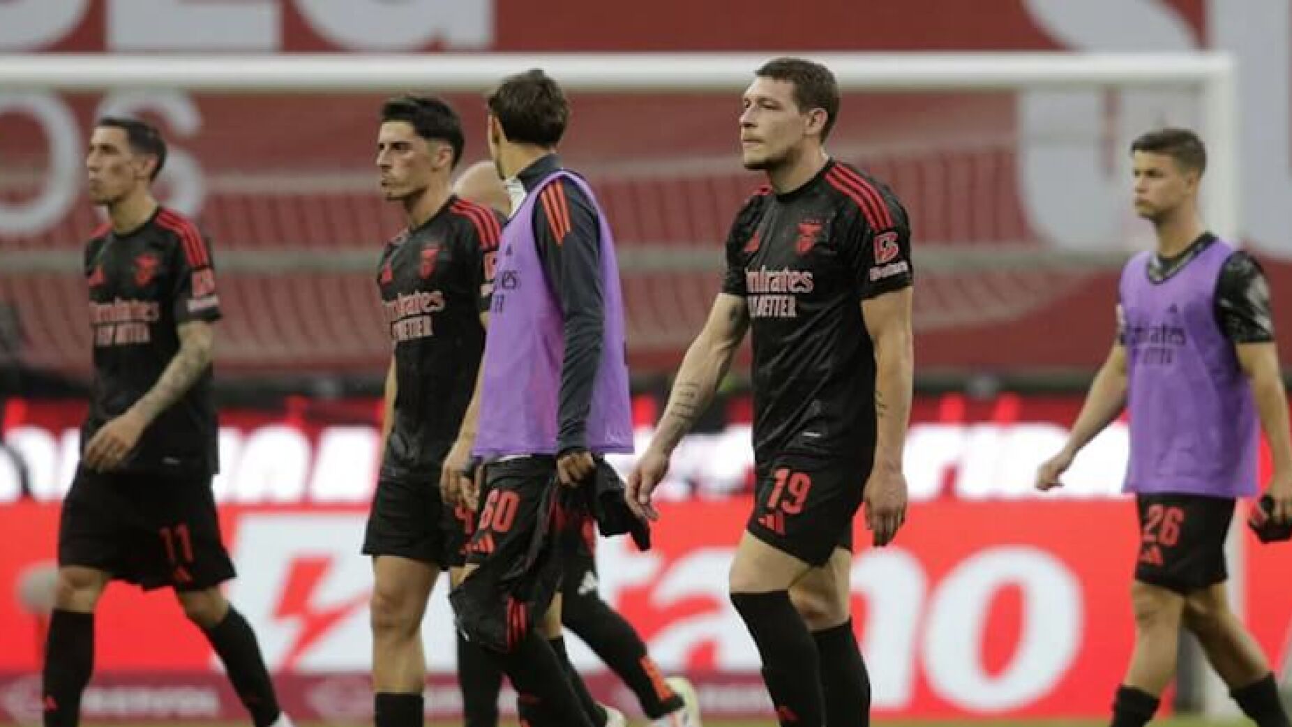 Benfica tropeça em Braga e entrega título ao Sporting (Vídeo)