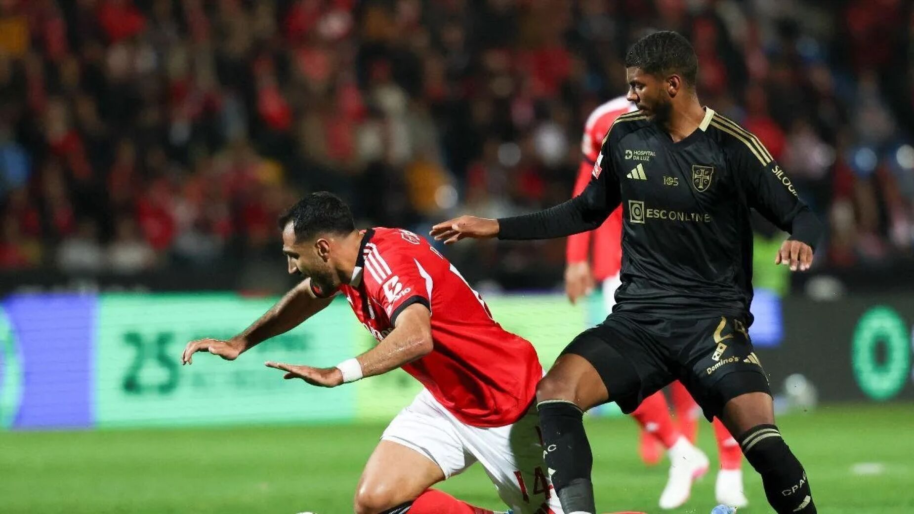 ADEUS AO T&Iacute;TULO: BENFICA EMPATA 1-1 COM O CASA PIA E A TABELA TORNA-SE UM PESADELO ENCARNADO