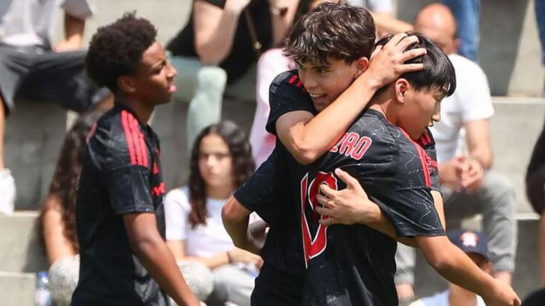 Benfica sagra-se campeão de iniciados