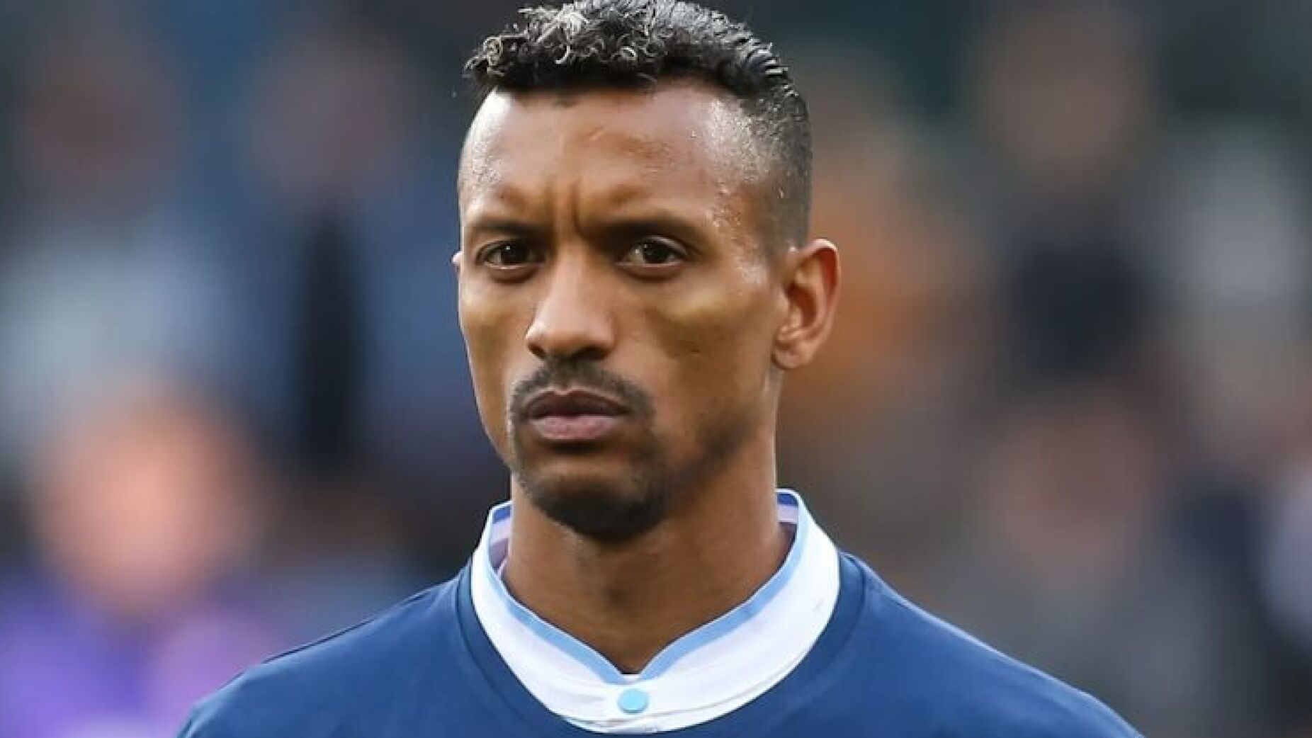 Nani em bate-boca tenso com adepto do Benfica no derbi
