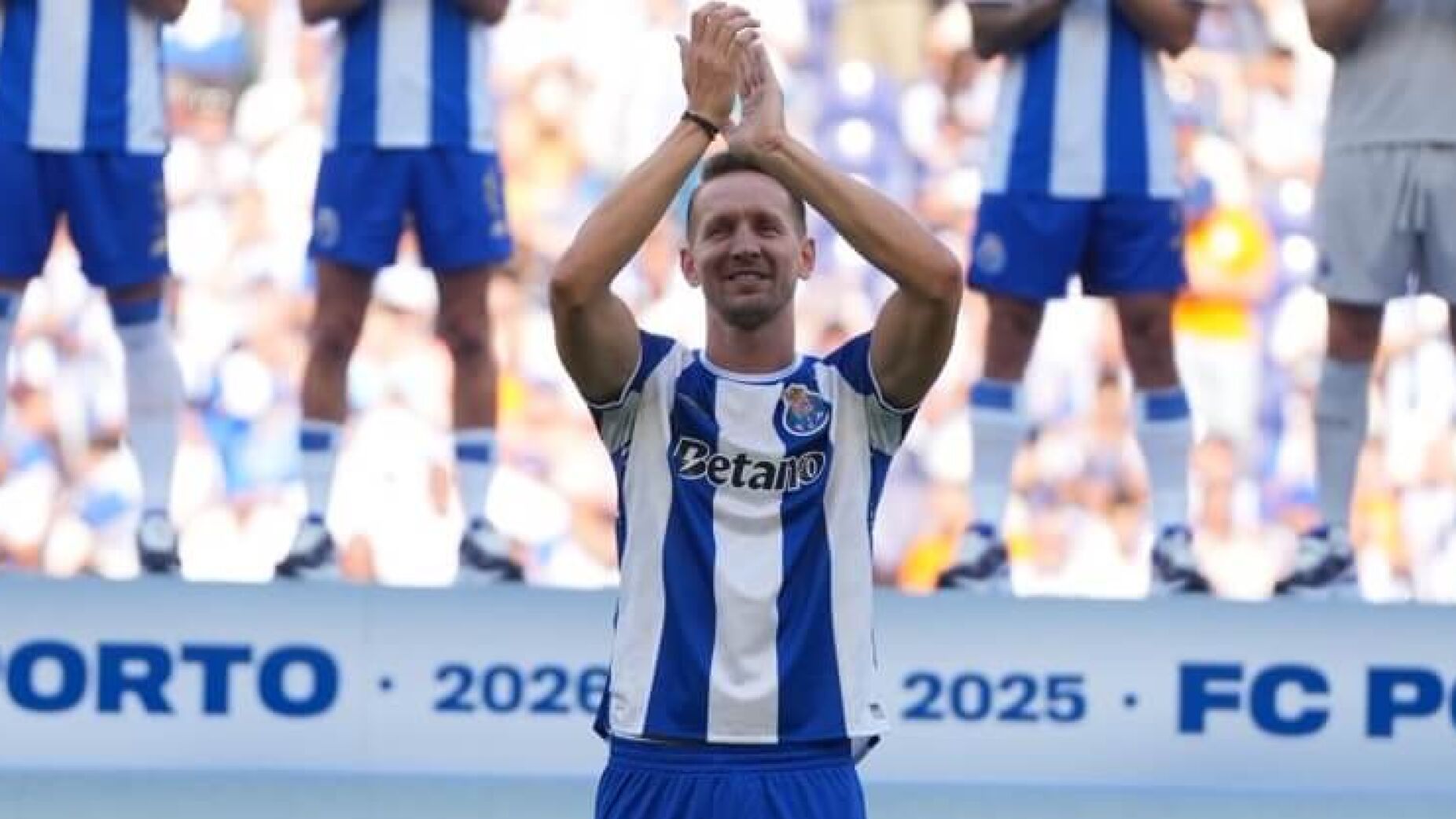 FC Porto surpreende e anuncia avançado neerlandês - ÚLTIMA HORA