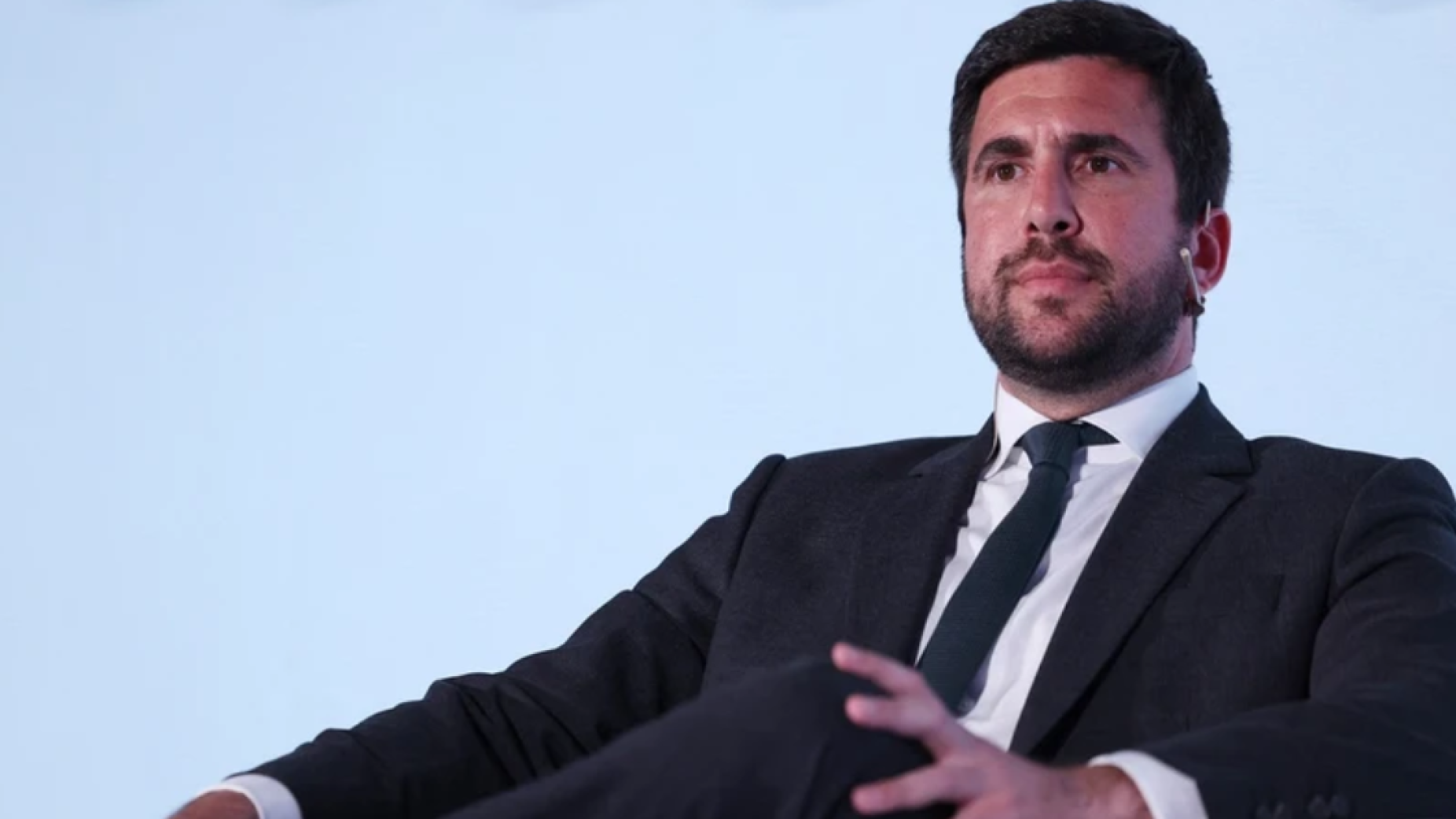 Quem &eacute; Enrique Riquelme: o homem que pode travar Mourinho no Real Madrid e n&atilde;o tem nada a ver com o argentino