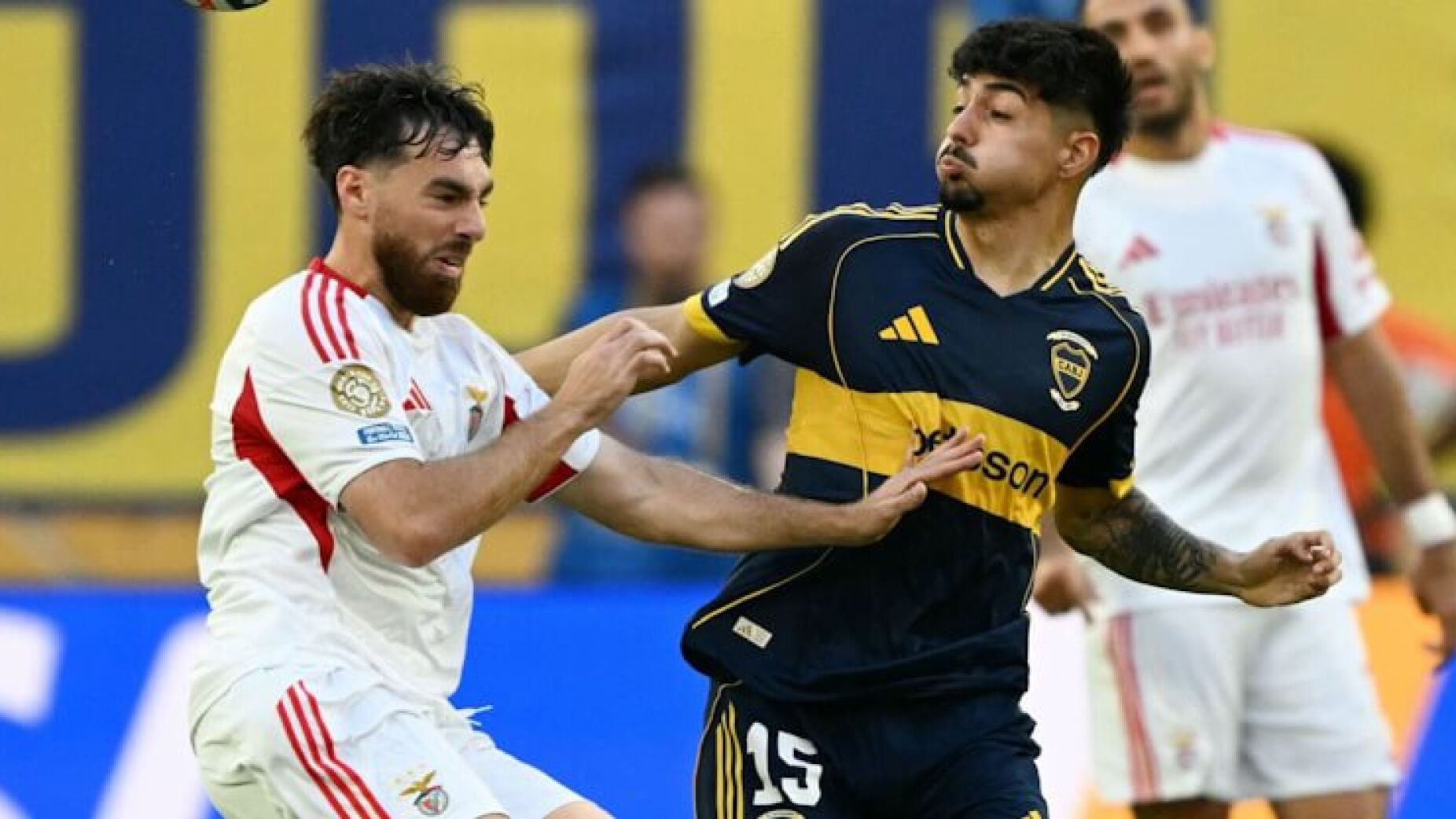 Treinador do Boca ataca arbitragem: "O penálti do Benfica..."