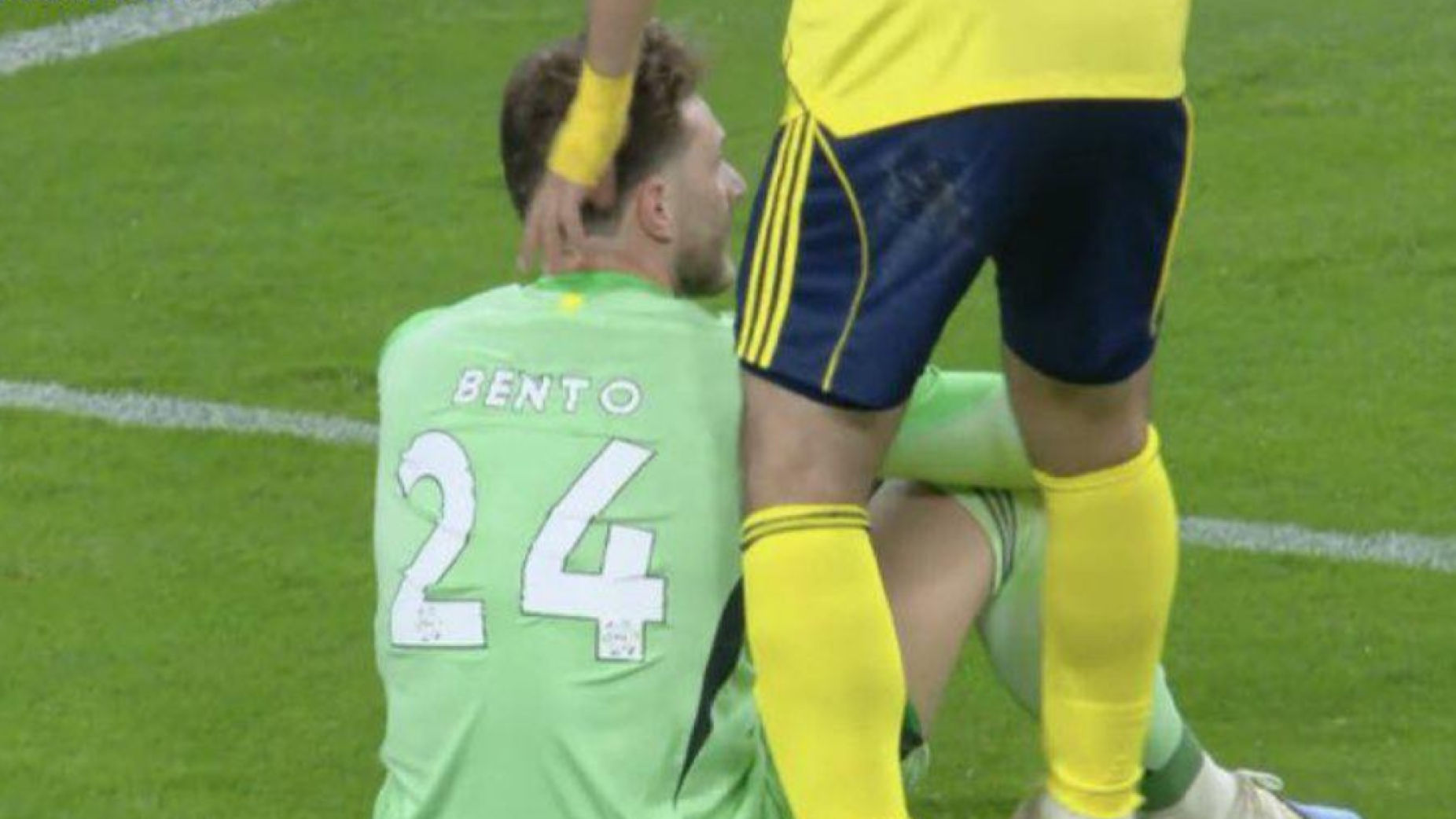Autogolo de Bento nos descontos rouba o t&iacute;tulo a Ronaldo &mdash; e deixa Jorge Jesus de cora&ccedil;&atilde;o partido