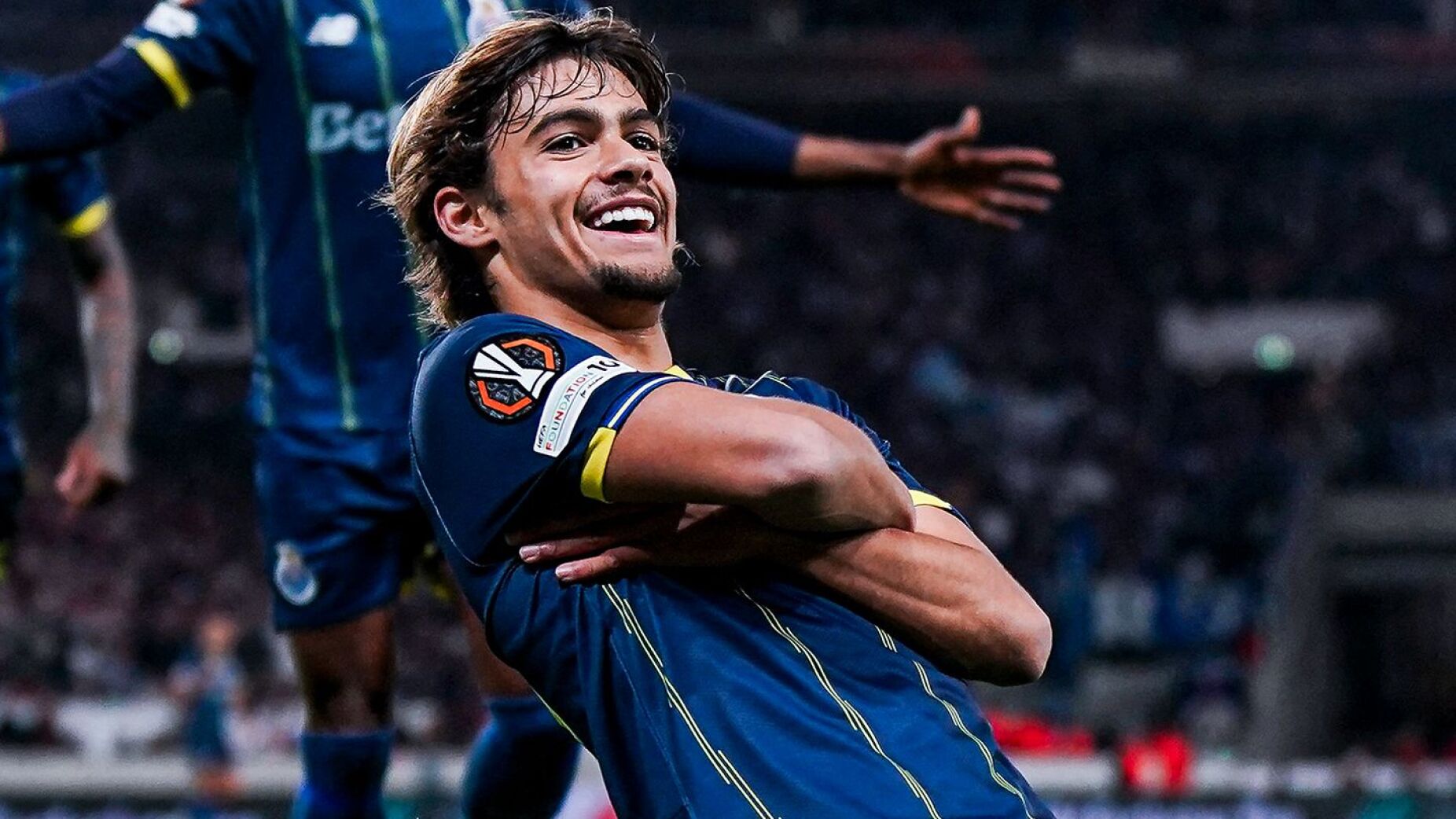 FC Porto sai da Alemanha com vantagem: vit&oacute;ria em Estugarda deixa drag&otilde;es mais perto dos quartos