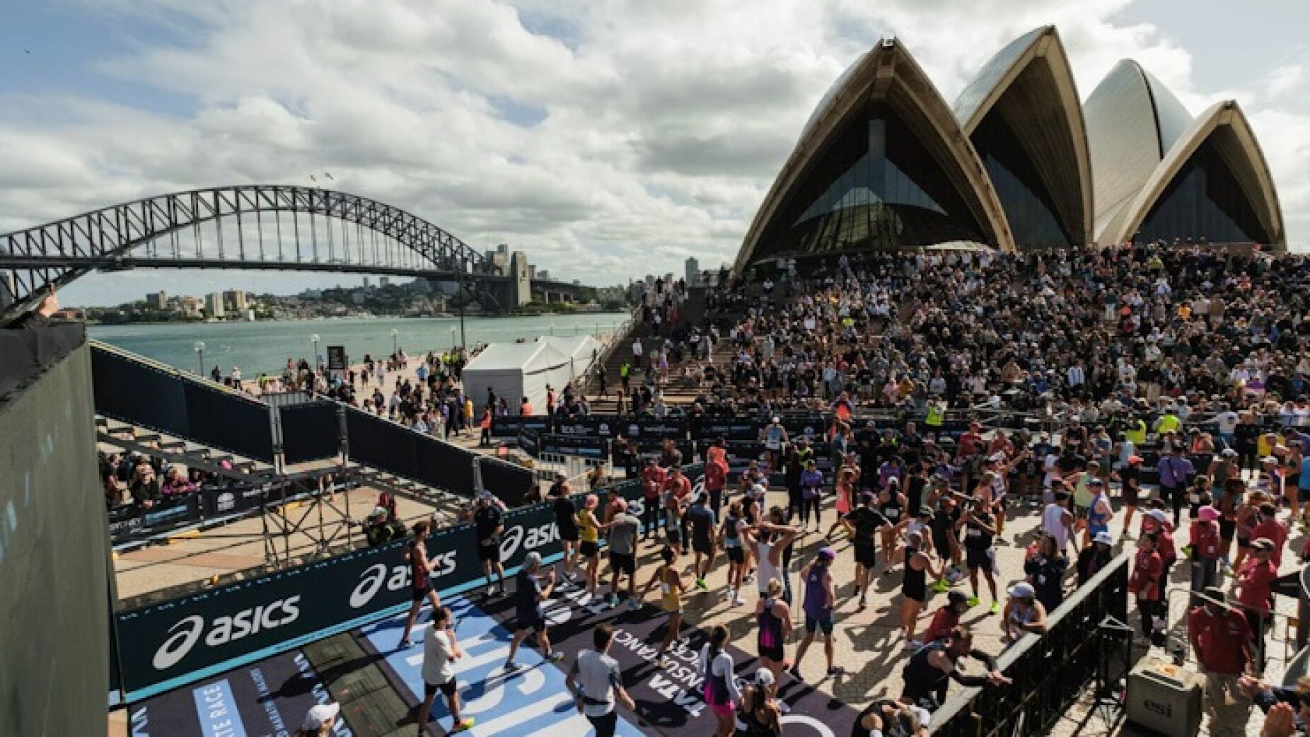 Maratona de Sydney faz história com recorde de 123 mil inscritos e torna-se a que mais cresce no mundo