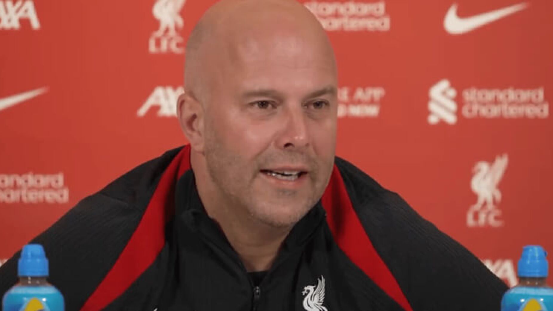 Treinador do Liverpool não pode ver técnicos portugueses pela frente