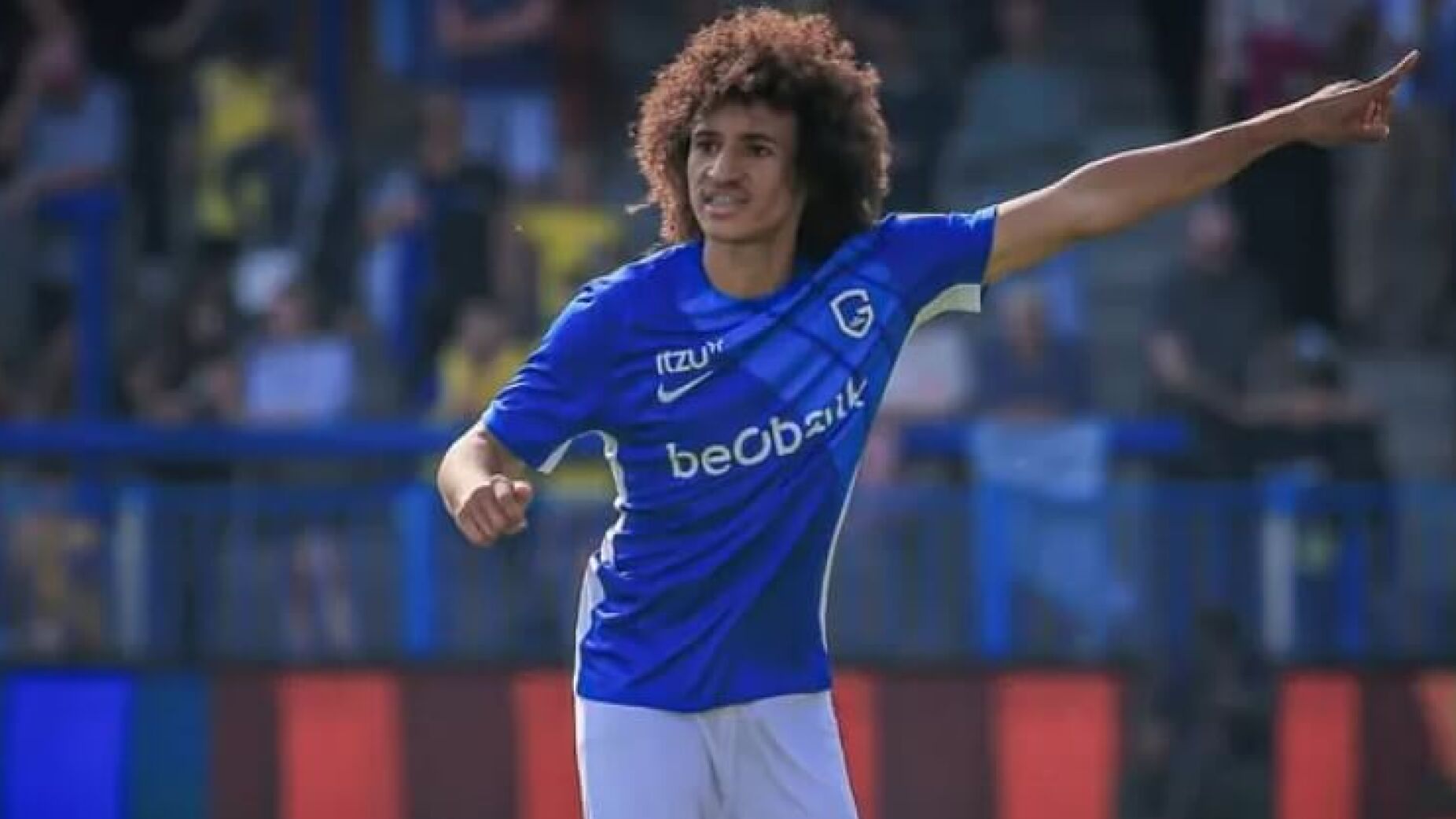 Sporting bate tubarões europeus e fecha talento do futebol belga