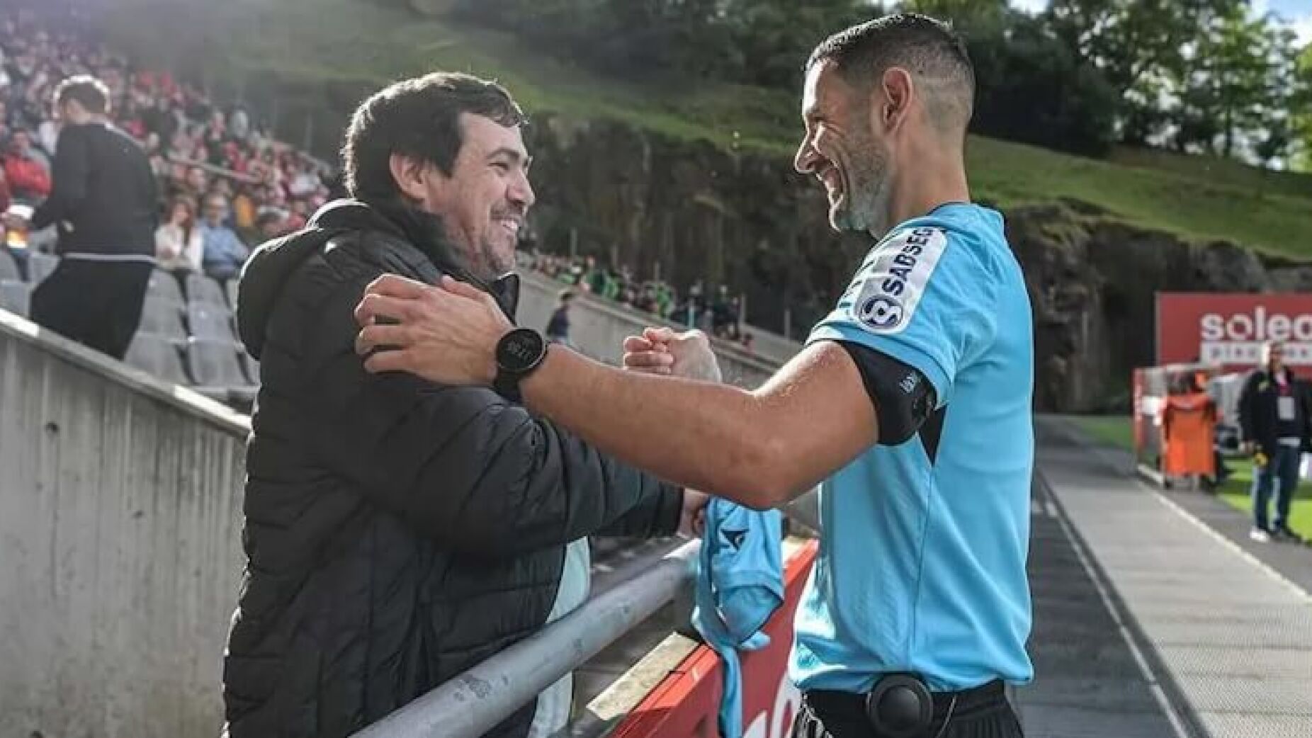Adepto pediu a camisola do árbitro do Braga-Sta Clara e deu nisto
