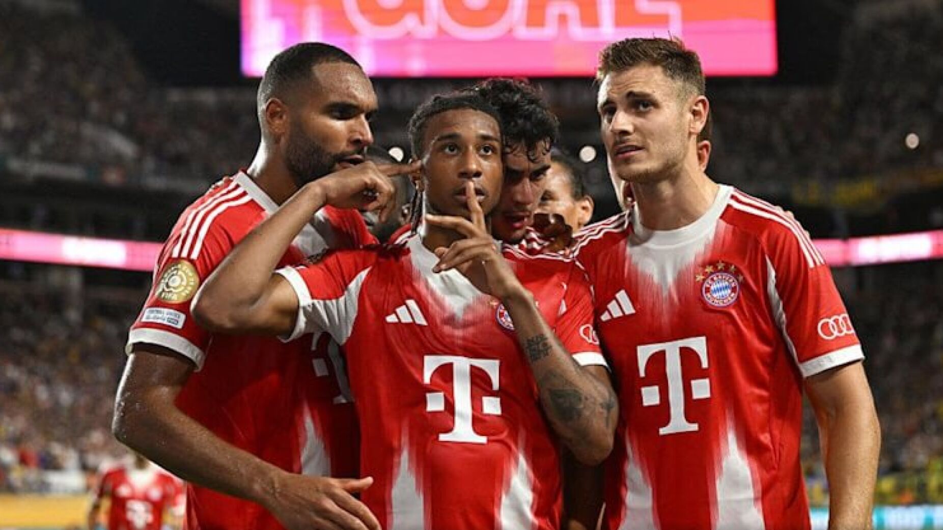 Atenção Benfica: Bayern sofre mas vence Boca Juniors (Vídeo)